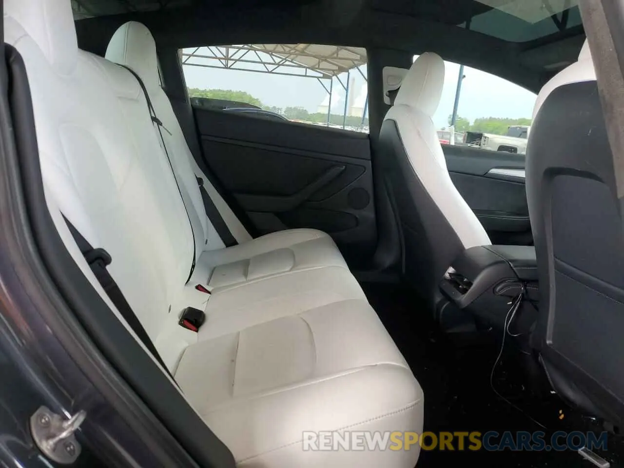 10 Photograph of a damaged car 5YJ3E1EA5NF326777 TESLA MODEL 3 2022