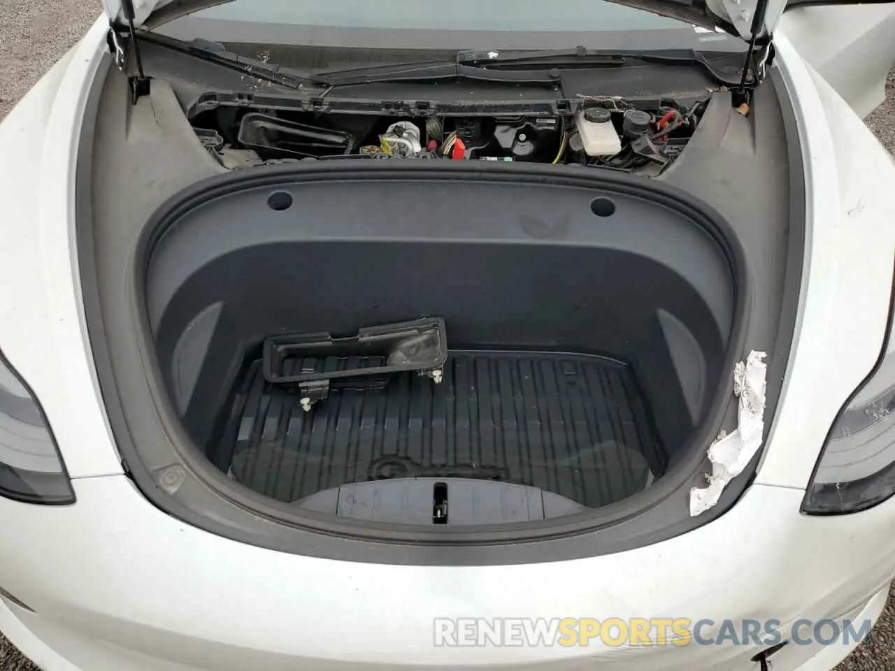 11 Photograph of a damaged car 5YJ3E1EA5NF327573 TESLA MODEL 3 2022
