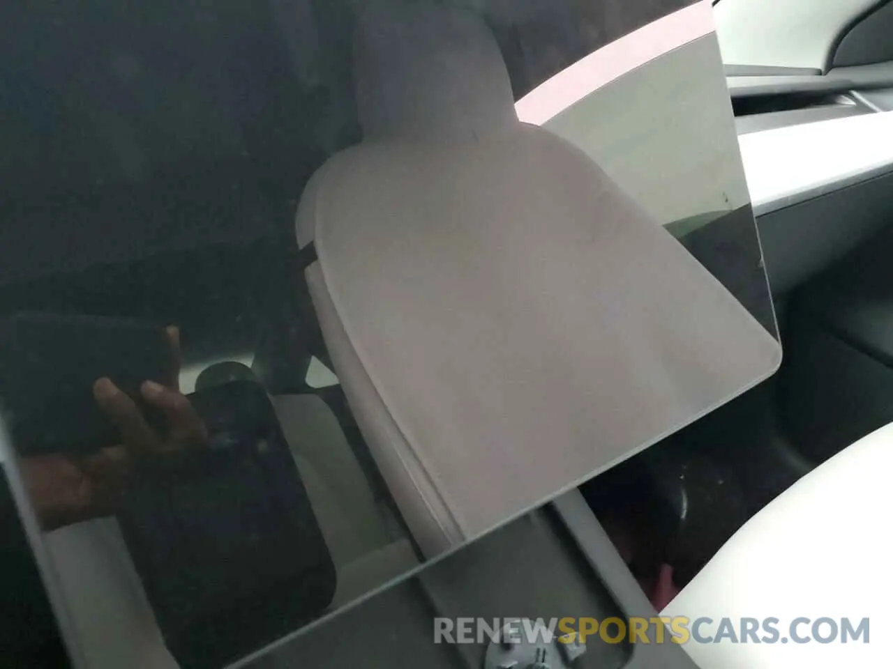 9 Photograph of a damaged car 5YJ3E1EA5NF327573 TESLA MODEL 3 2022