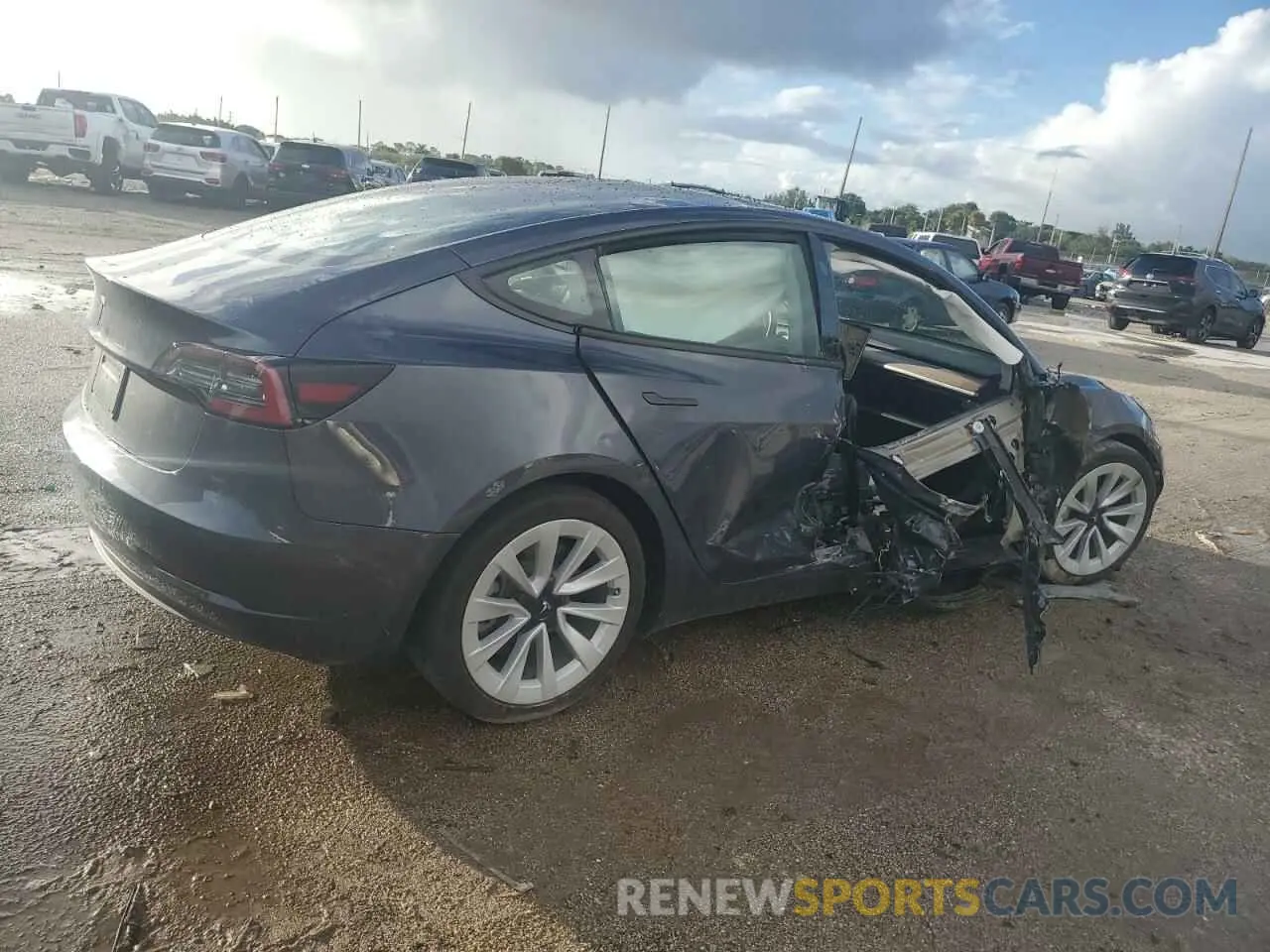3 Photograph of a damaged car 5YJ3E1EA5NF331641 TESLA MODEL 3 2022