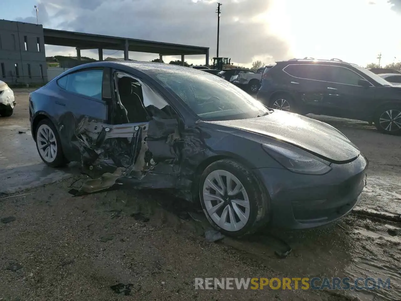 4 Photograph of a damaged car 5YJ3E1EA5NF331641 TESLA MODEL 3 2022