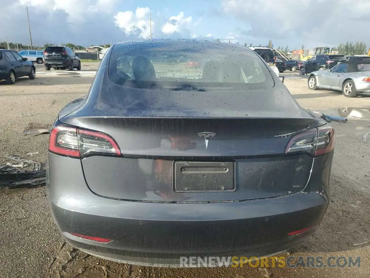 6 Photograph of a damaged car 5YJ3E1EA5NF331641 TESLA MODEL 3 2022