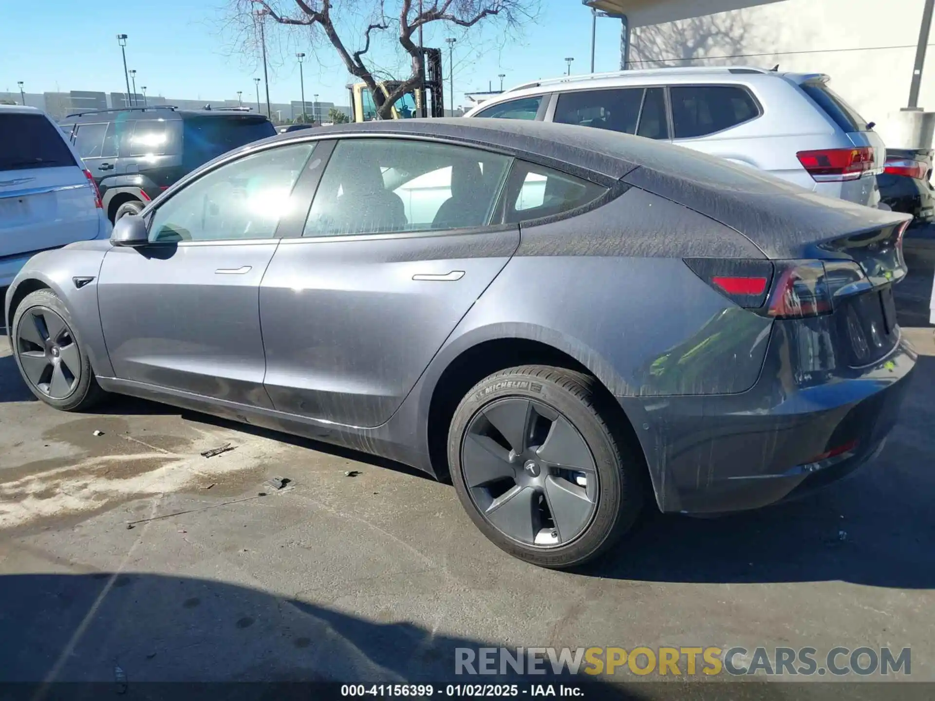 14 Photograph of a damaged car 5YJ3E1EA5NF332658 TESLA MODEL 3 2022