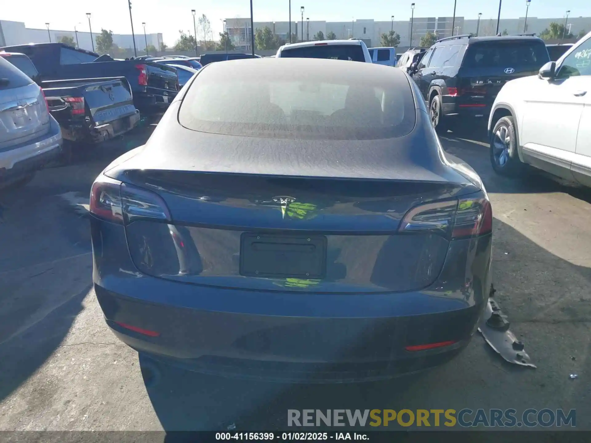 16 Photograph of a damaged car 5YJ3E1EA5NF332658 TESLA MODEL 3 2022