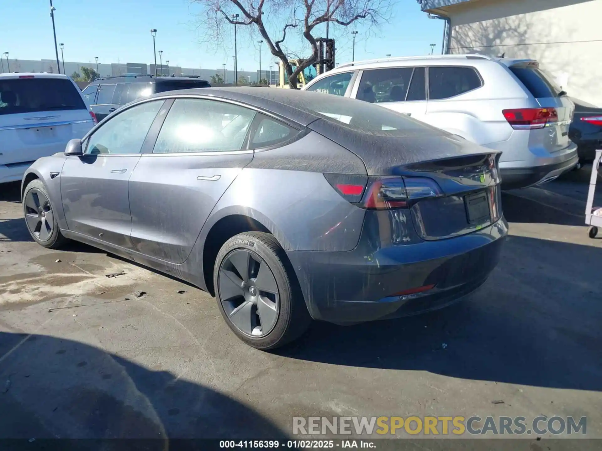 3 Photograph of a damaged car 5YJ3E1EA5NF332658 TESLA MODEL 3 2022