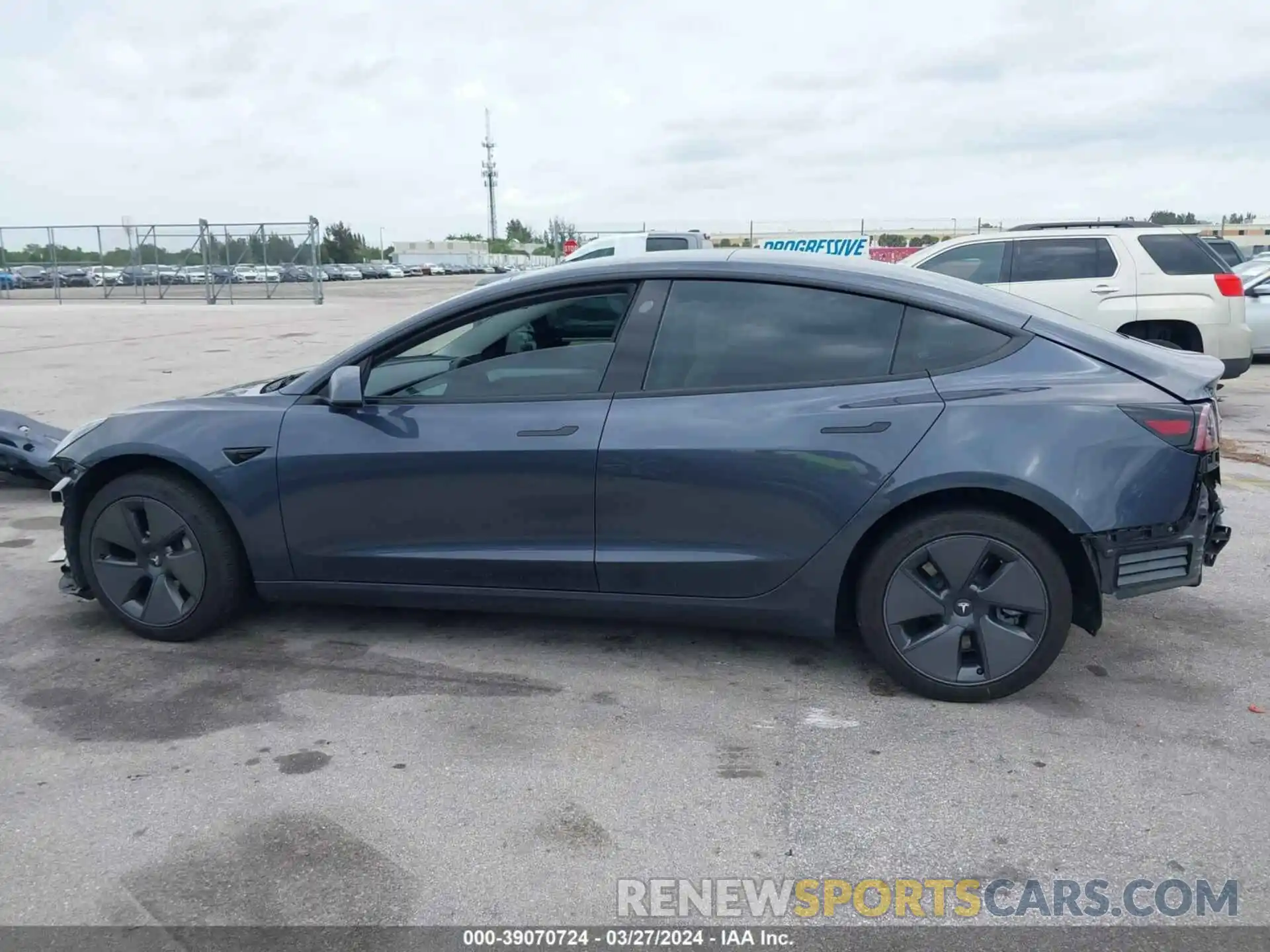 14 Photograph of a damaged car 5YJ3E1EA5NF346611 TESLA MODEL 3 2022