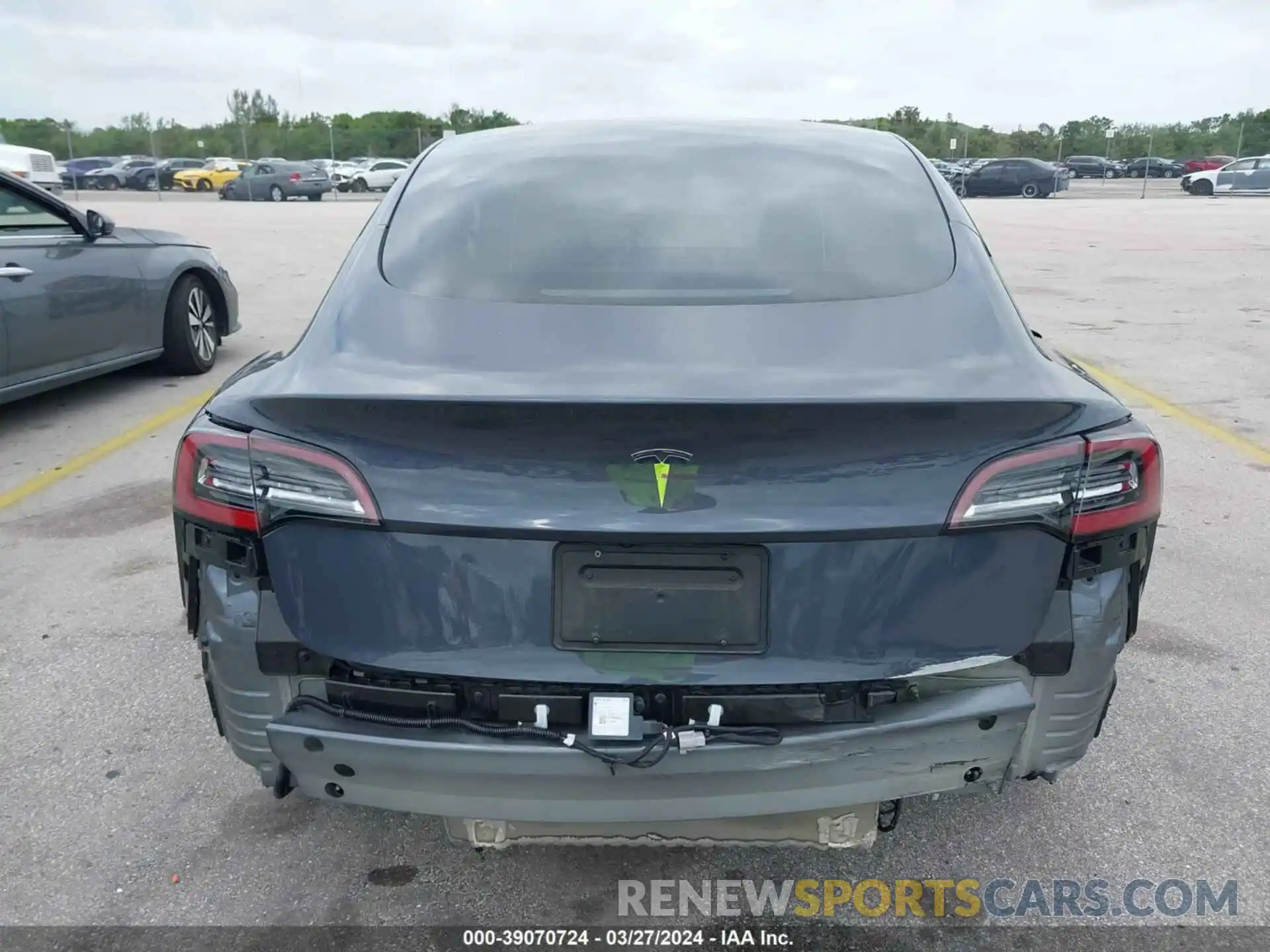 16 Photograph of a damaged car 5YJ3E1EA5NF346611 TESLA MODEL 3 2022