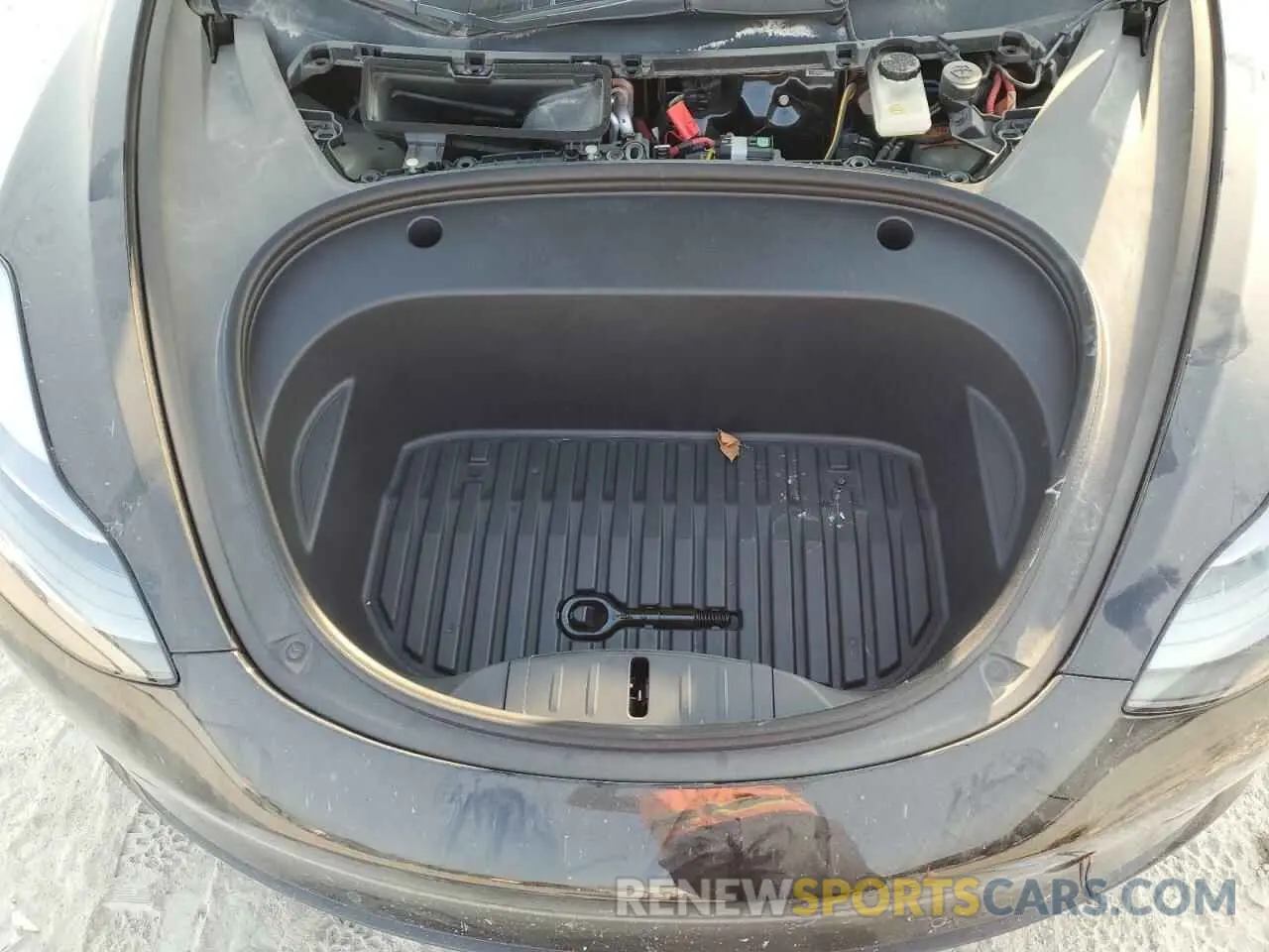 11 Photograph of a damaged car 5YJ3E1EA5NF352456 TESLA MODEL 3 2022