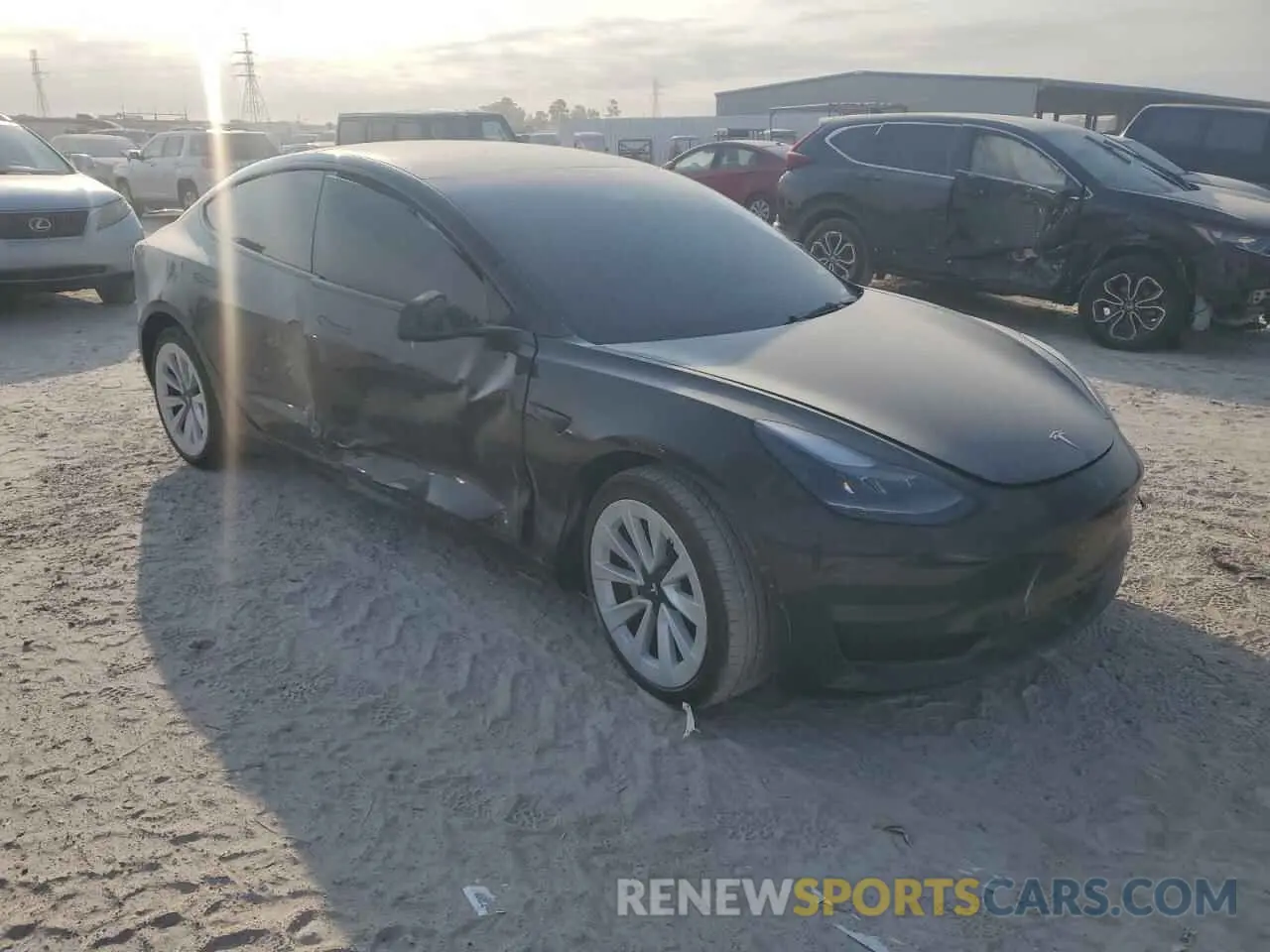 4 Photograph of a damaged car 5YJ3E1EA5NF352456 TESLA MODEL 3 2022