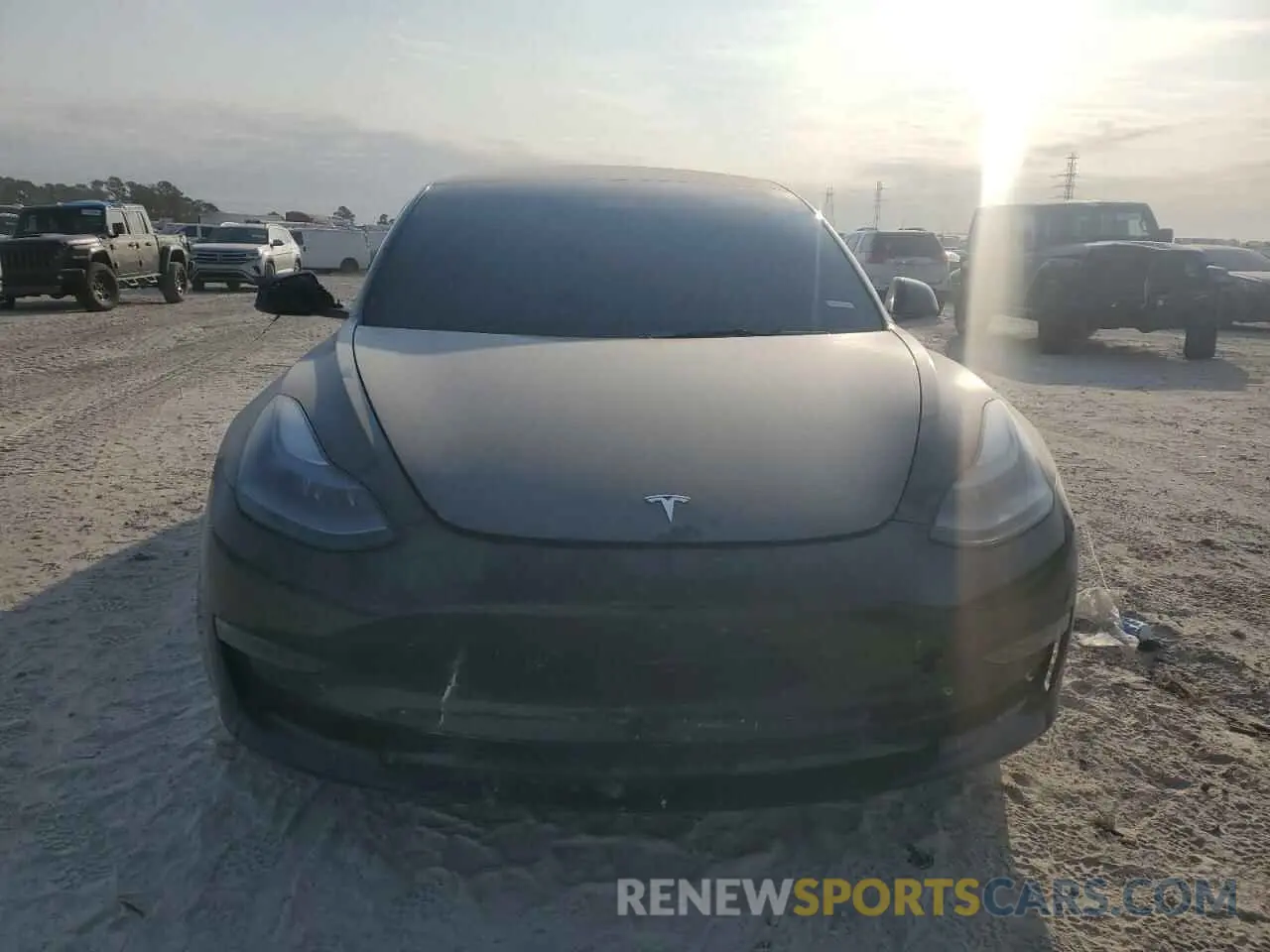 5 Photograph of a damaged car 5YJ3E1EA5NF352456 TESLA MODEL 3 2022