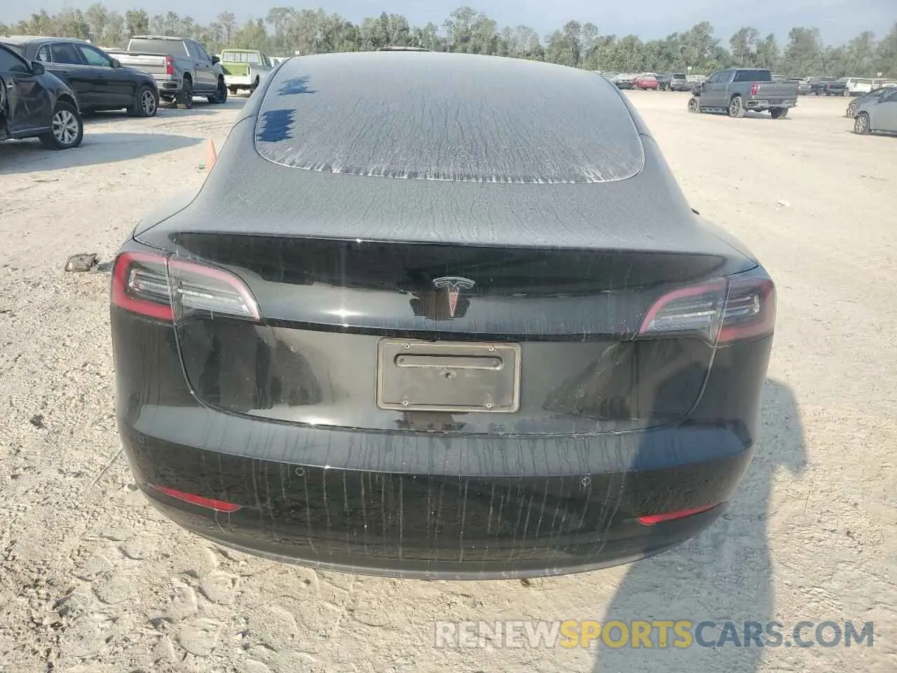6 Photograph of a damaged car 5YJ3E1EA5NF352456 TESLA MODEL 3 2022