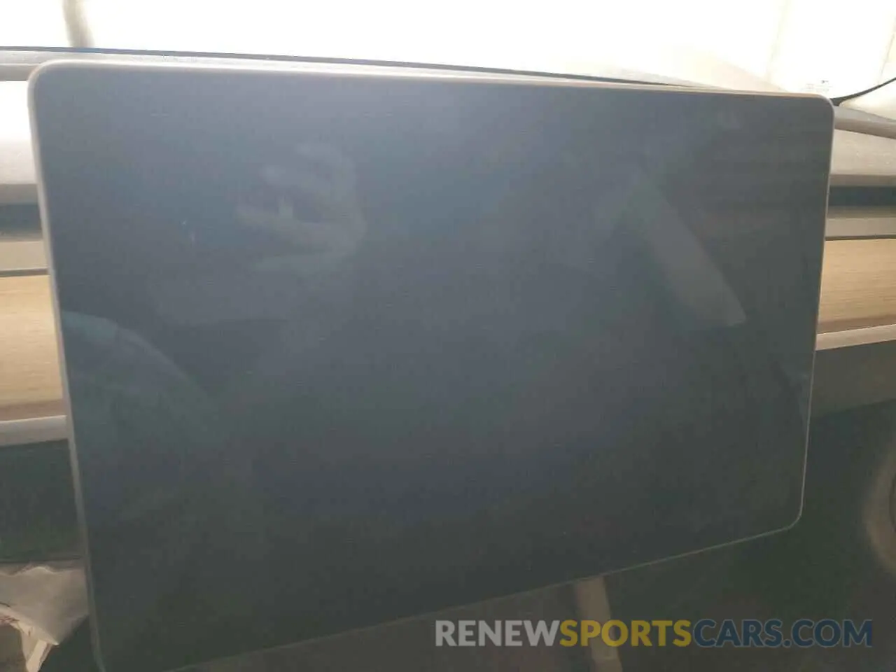 9 Photograph of a damaged car 5YJ3E1EA5NF370228 TESLA MODEL 3 2022