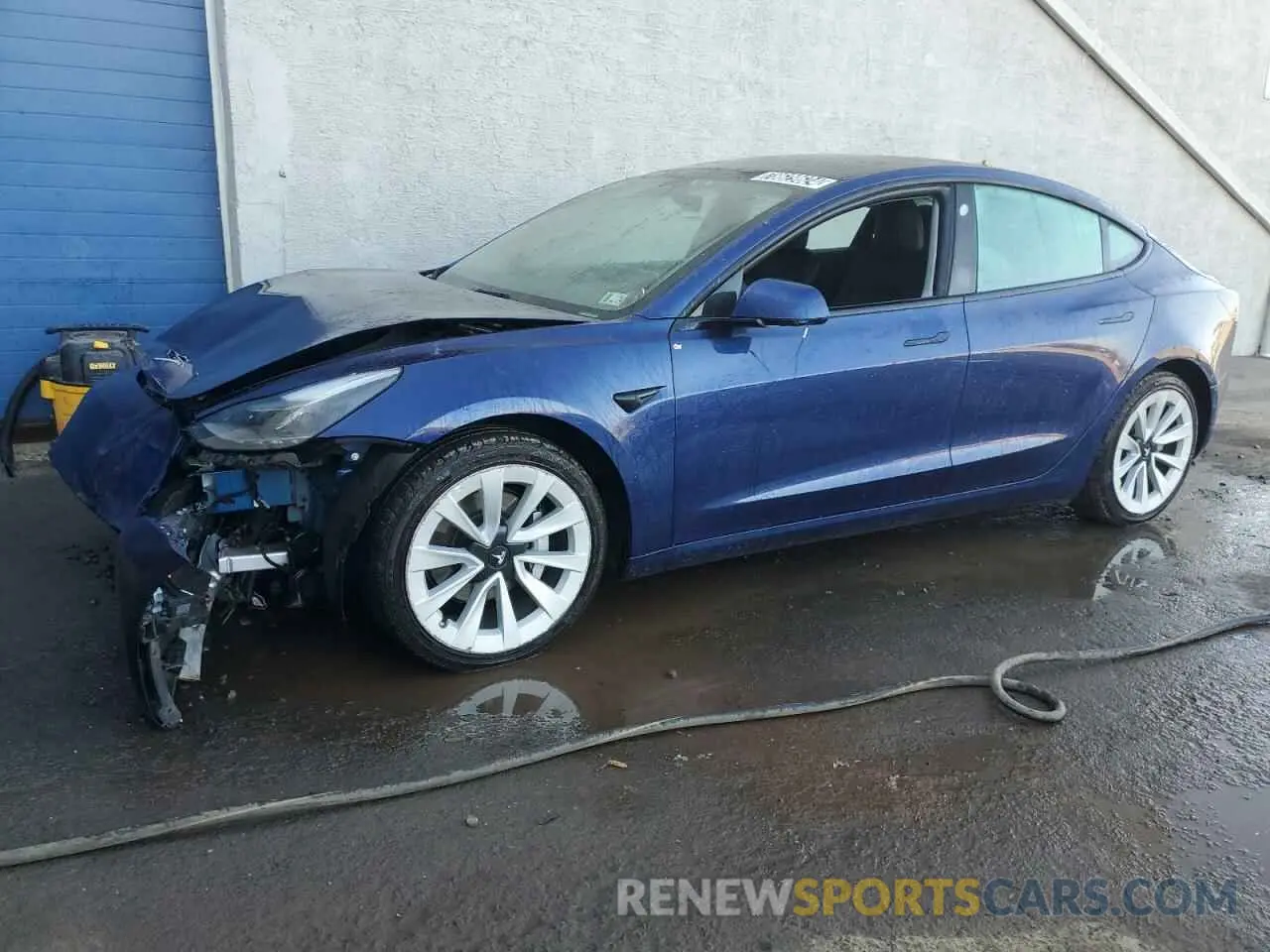 1 Photograph of a damaged car 5YJ3E1EA5NF371587 TESLA MODEL 3 2022