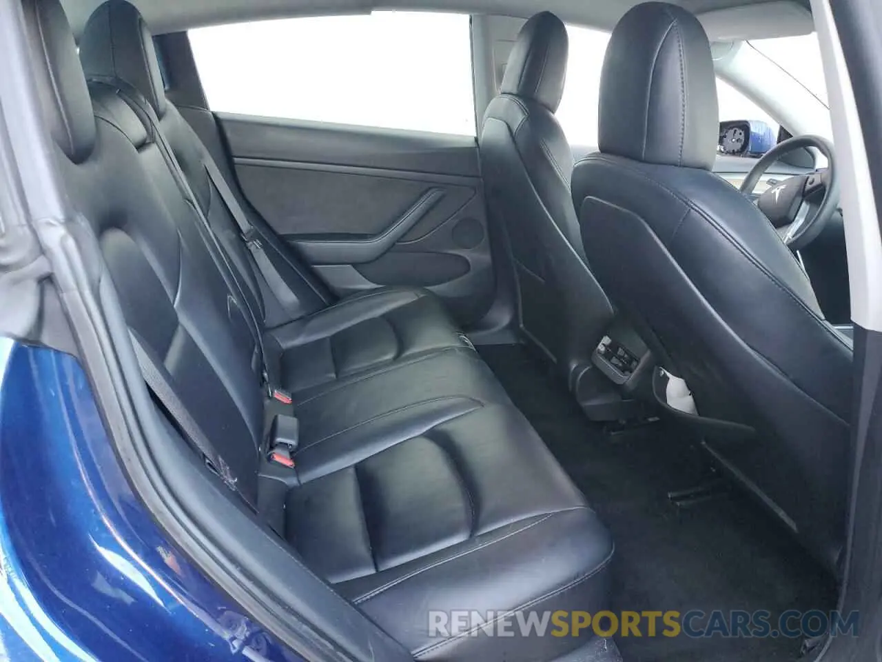10 Photograph of a damaged car 5YJ3E1EA5NF371587 TESLA MODEL 3 2022