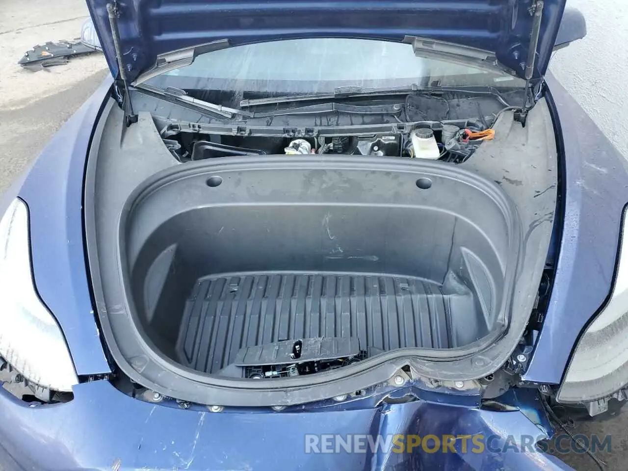 11 Photograph of a damaged car 5YJ3E1EA5NF371587 TESLA MODEL 3 2022
