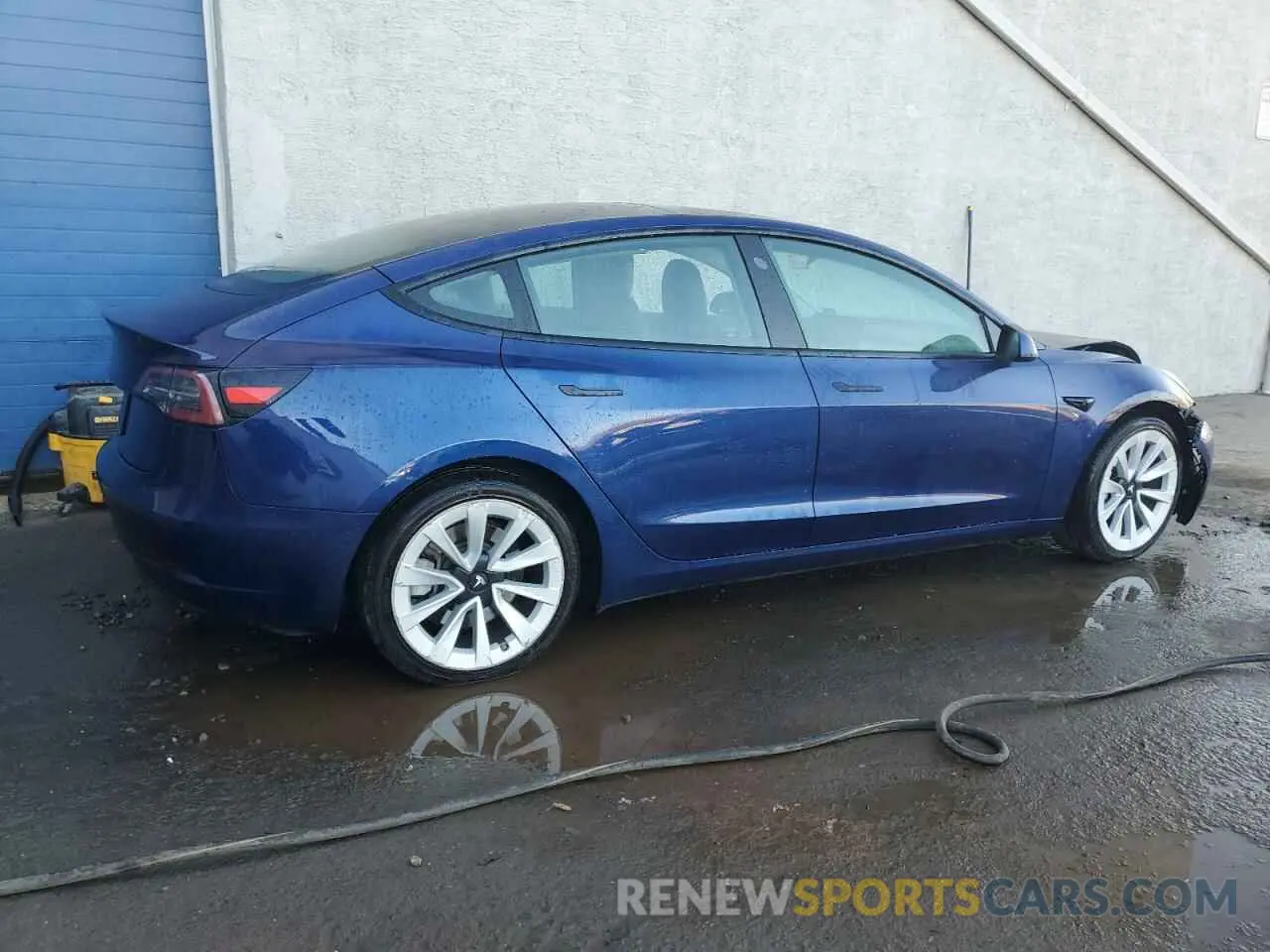3 Photograph of a damaged car 5YJ3E1EA5NF371587 TESLA MODEL 3 2022