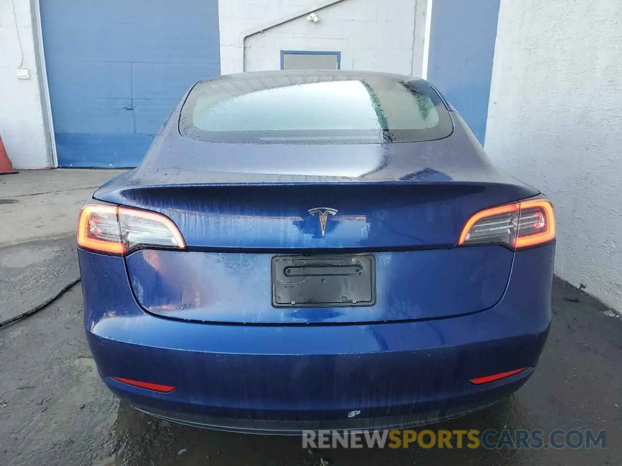 6 Photograph of a damaged car 5YJ3E1EA5NF371587 TESLA MODEL 3 2022
