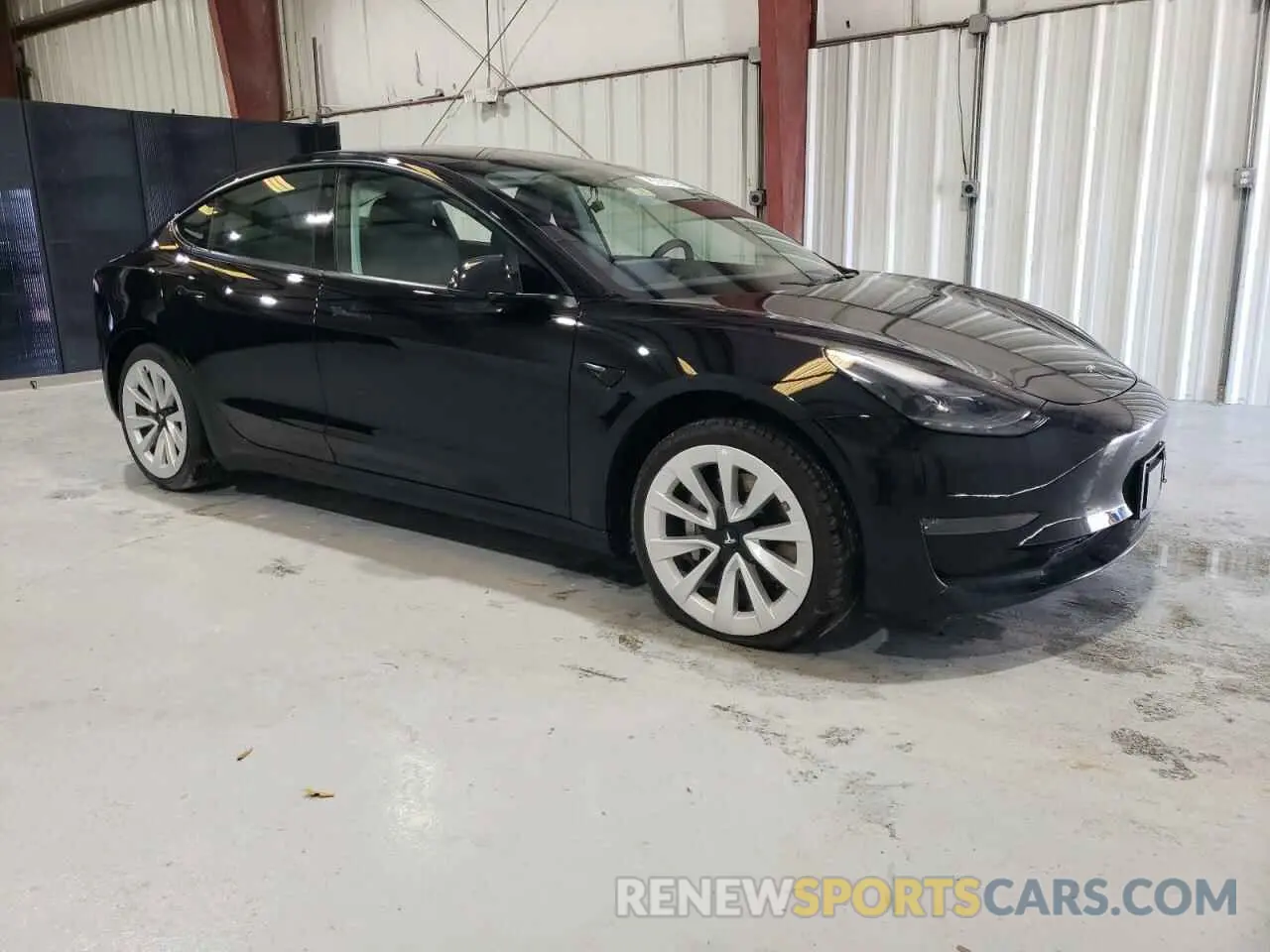 4 Photograph of a damaged car 5YJ3E1EA5NF372030 TESLA MODEL 3 2022