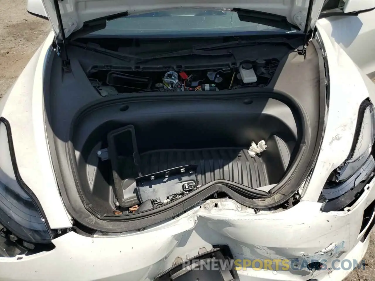 11 Photograph of a damaged car 5YJ3E1EA5NF375963 TESLA MODEL 3 2022