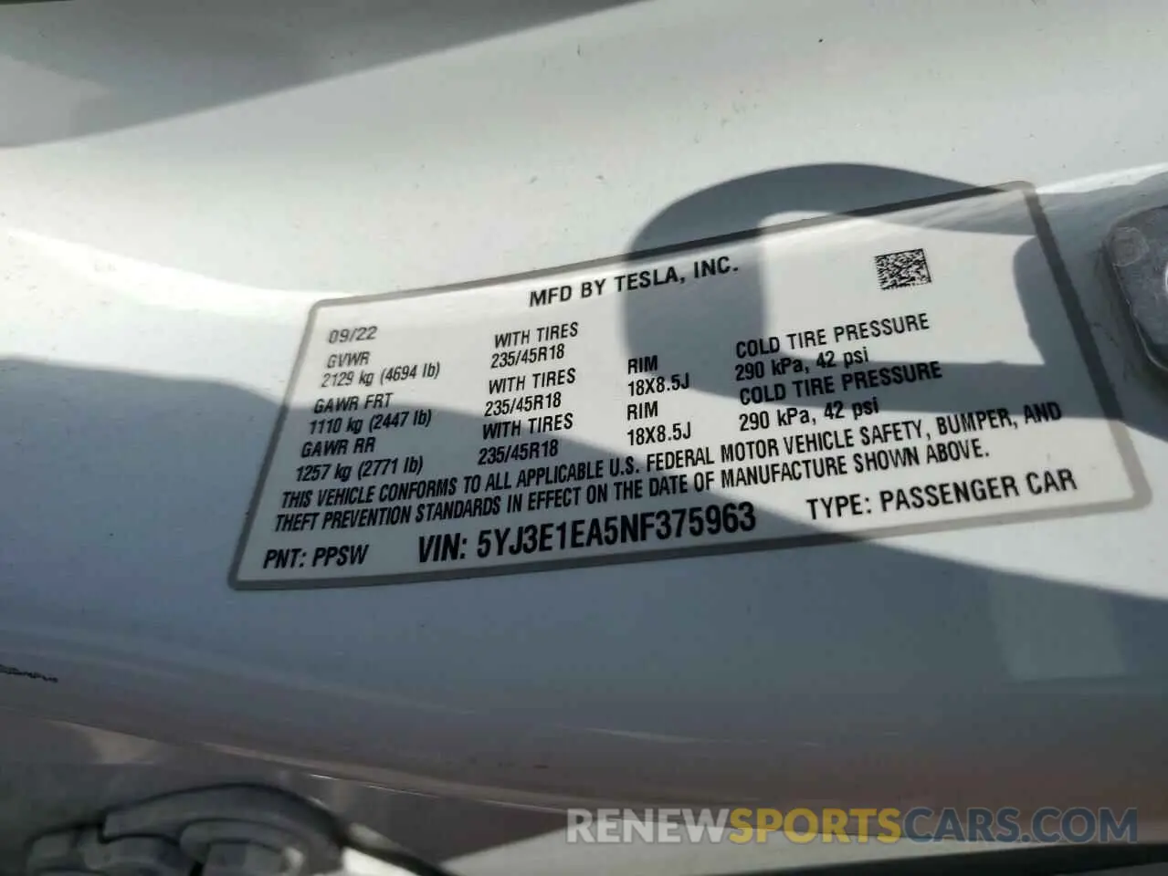 12 Photograph of a damaged car 5YJ3E1EA5NF375963 TESLA MODEL 3 2022