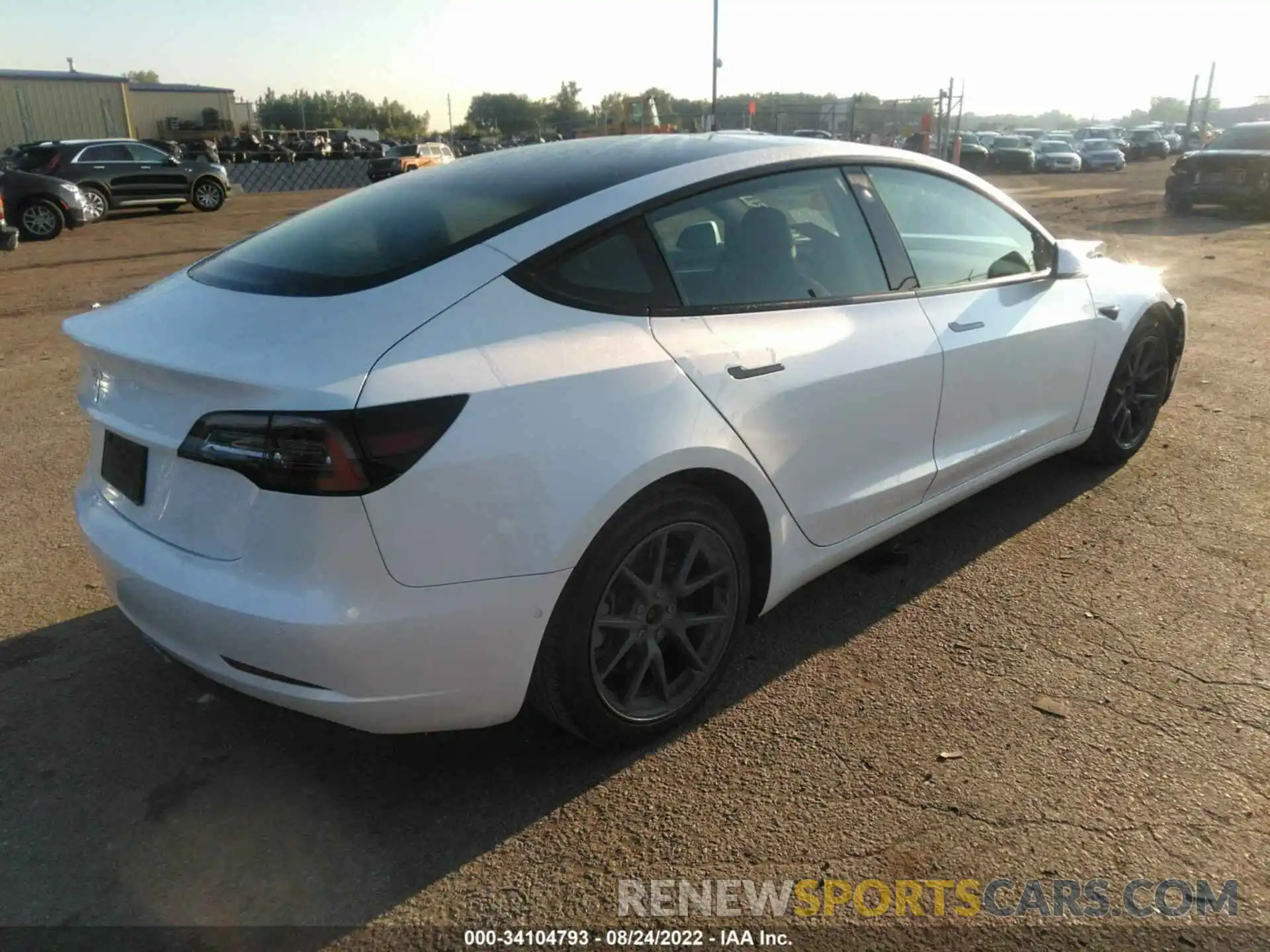 4 Photograph of a damaged car 5YJ3E1EA6NF113465 TESLA MODEL 3 2022