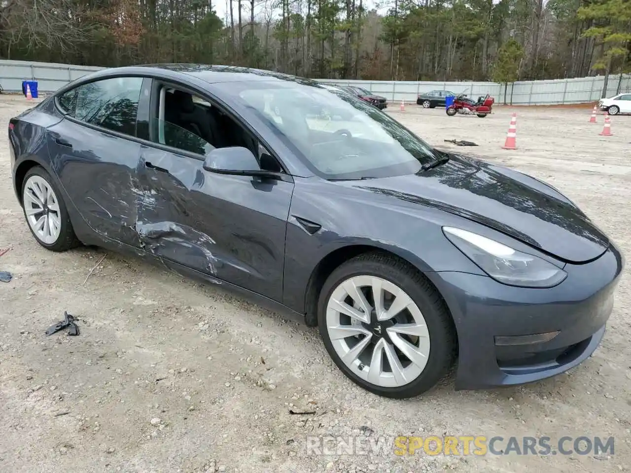 4 Photograph of a damaged car 5YJ3E1EA6NF119153 TESLA MODEL 3 2022