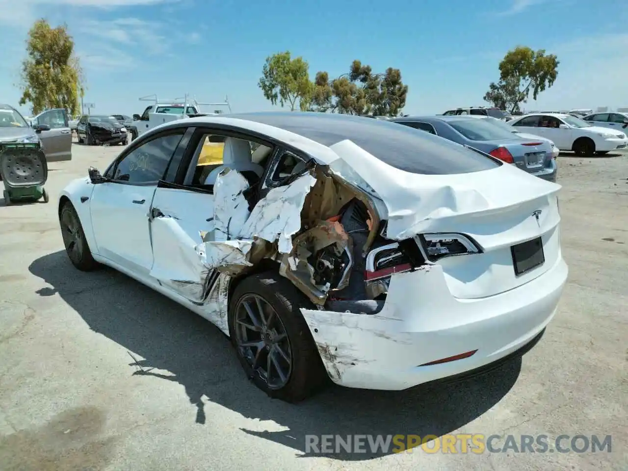 3 Photograph of a damaged car 5YJ3E1EA6NF122635 TESLA MODEL 3 2022