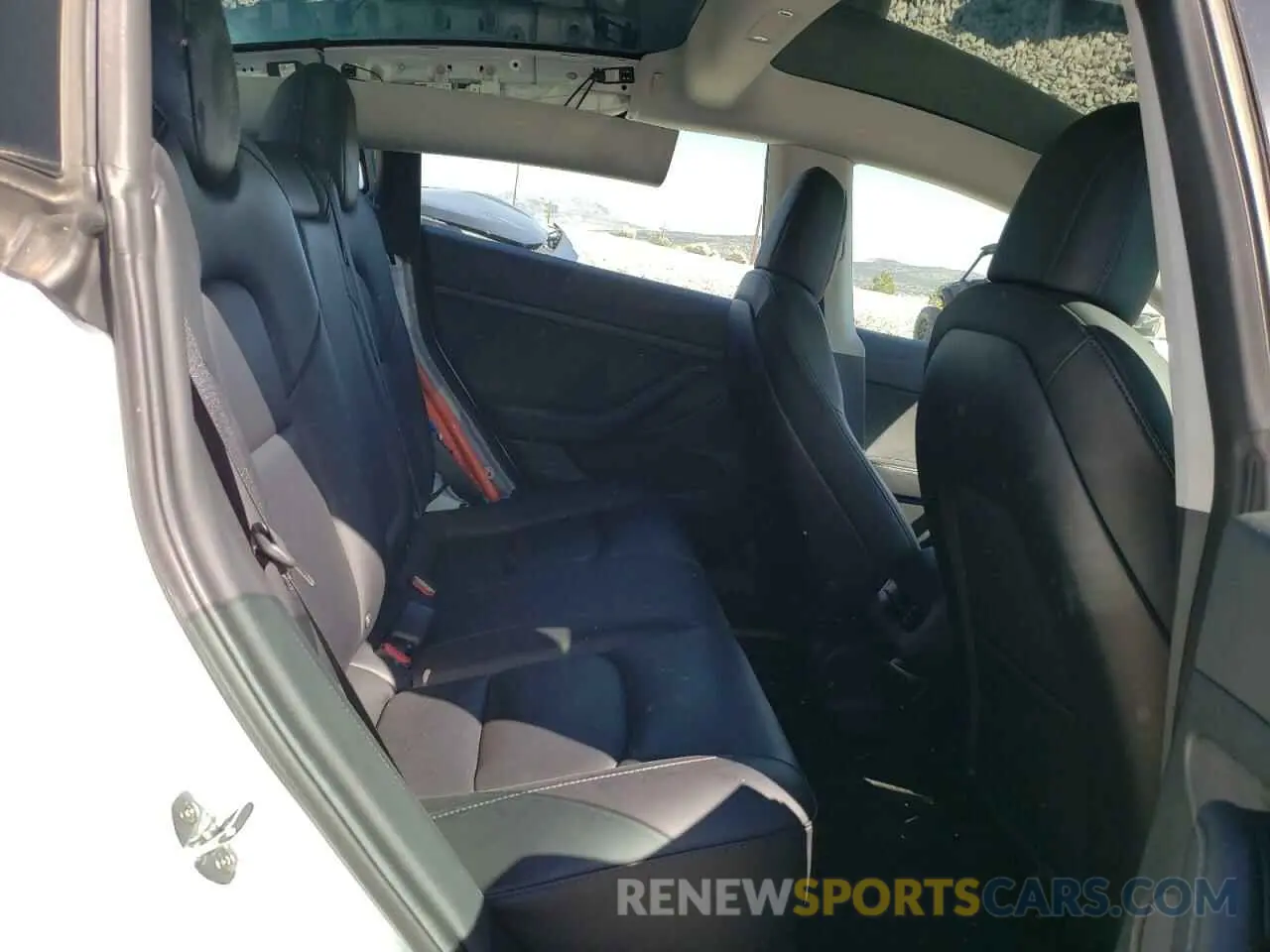 10 Photograph of a damaged car 5YJ3E1EA6NF126460 TESLA MODEL 3 2022