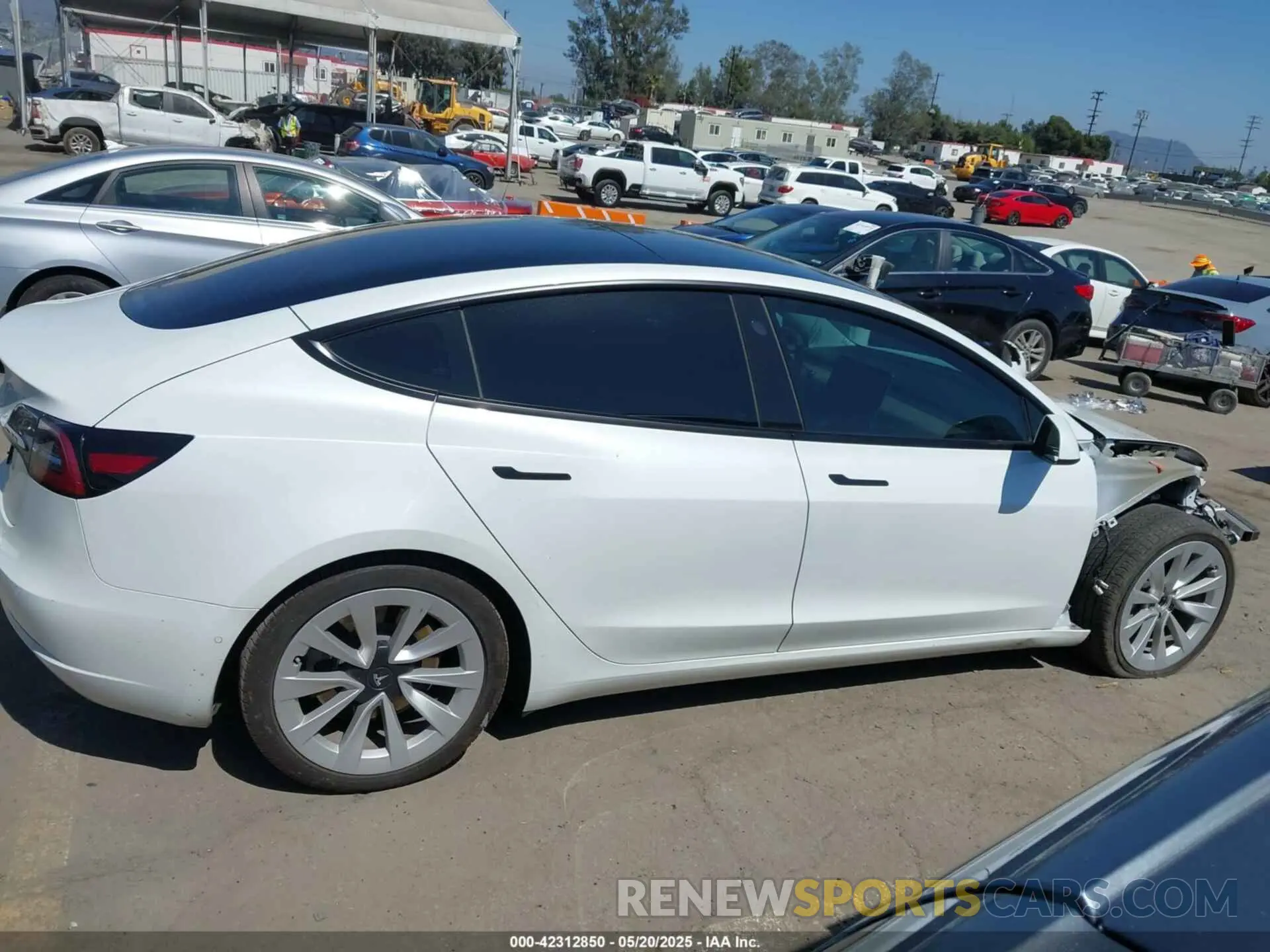 14 Photograph of a damaged car 5YJ3E1EA6NF144568 TESLA MODEL 3 2022