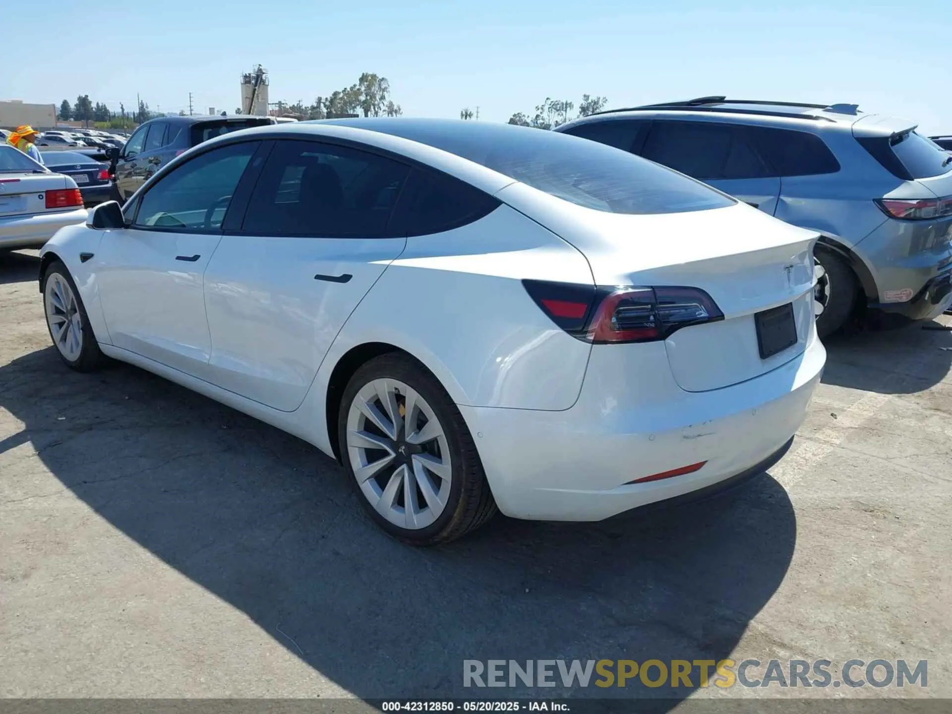 3 Photograph of a damaged car 5YJ3E1EA6NF144568 TESLA MODEL 3 2022