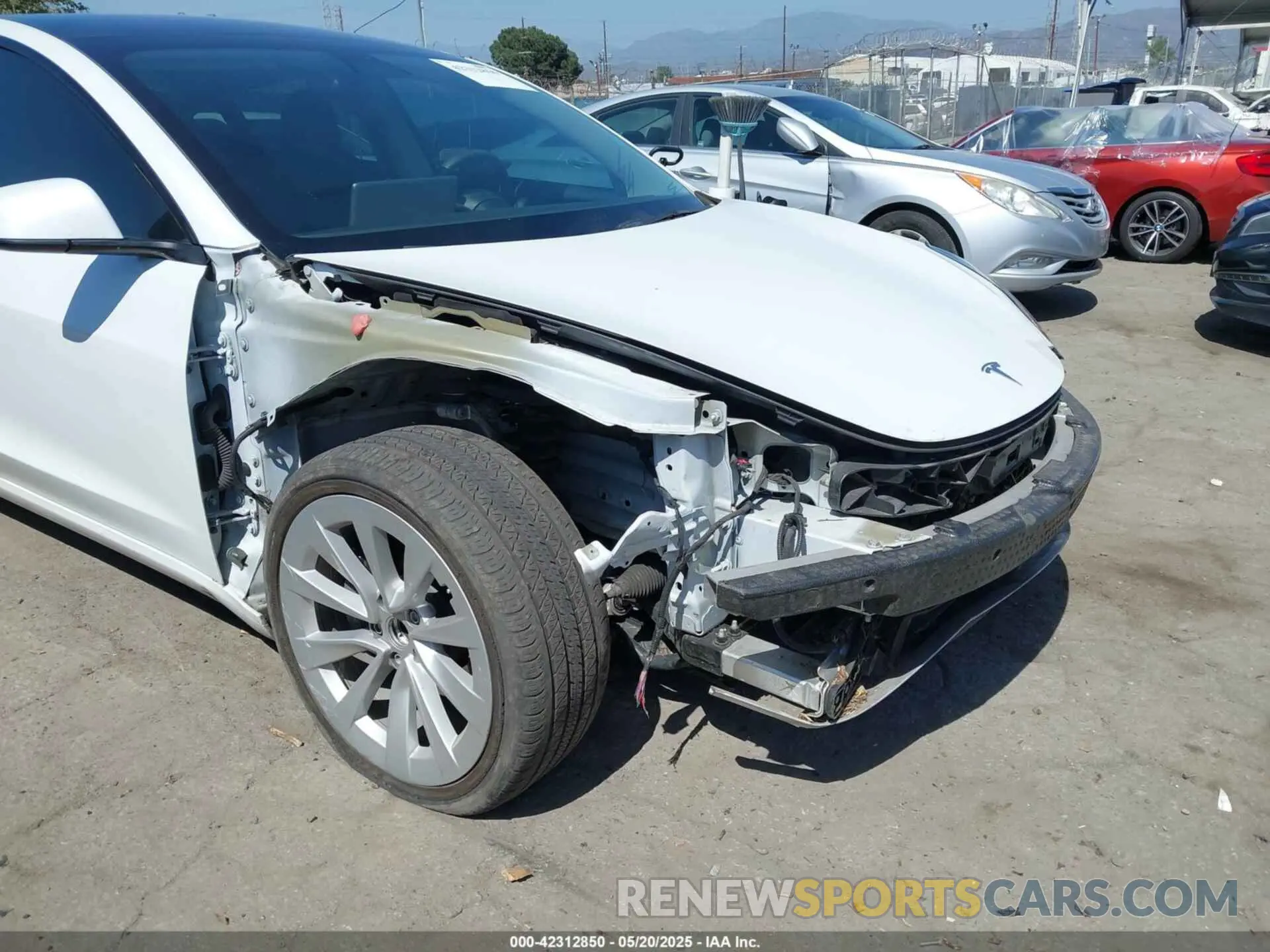 6 Photograph of a damaged car 5YJ3E1EA6NF144568 TESLA MODEL 3 2022