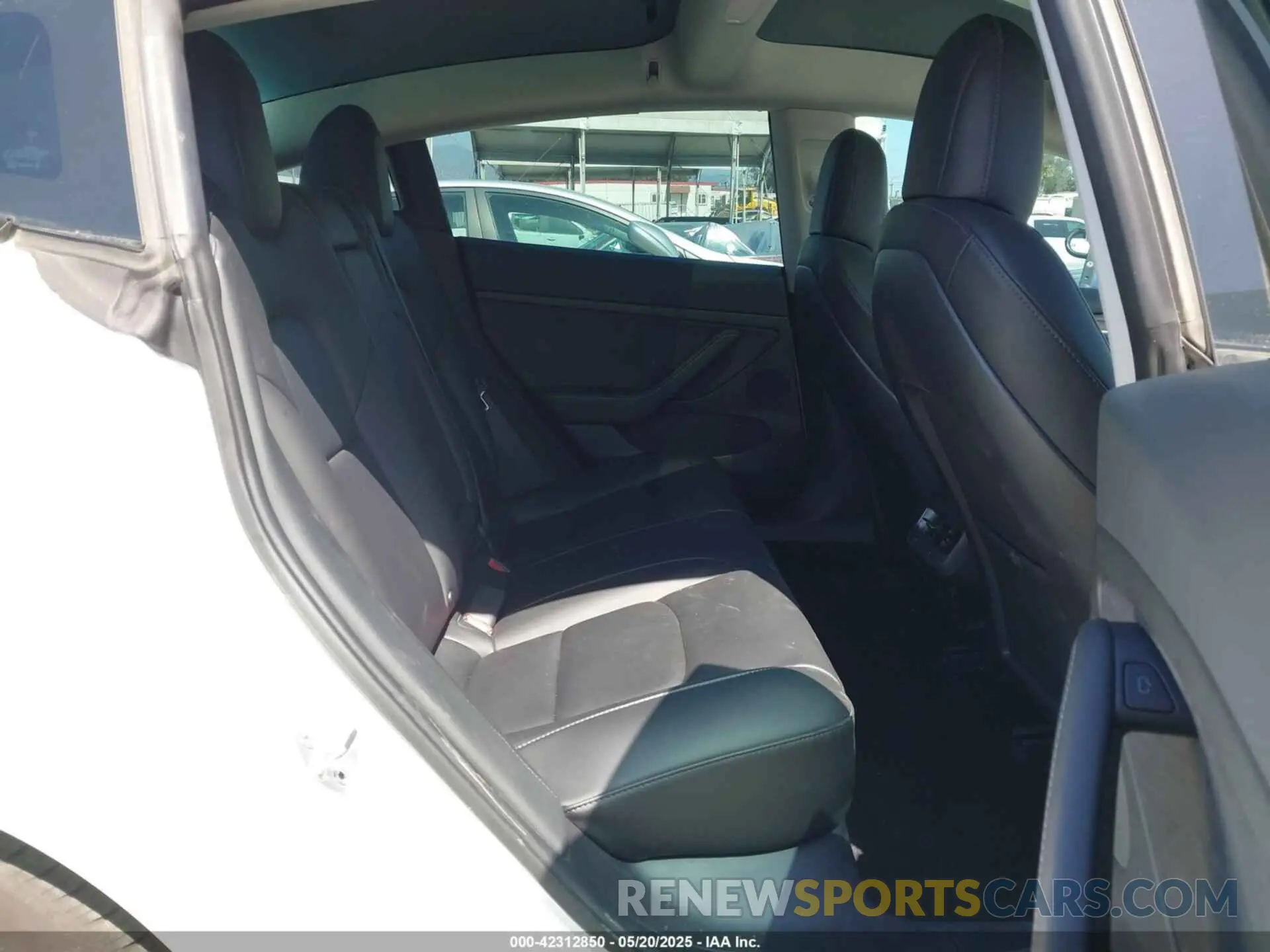 8 Photograph of a damaged car 5YJ3E1EA6NF144568 TESLA MODEL 3 2022