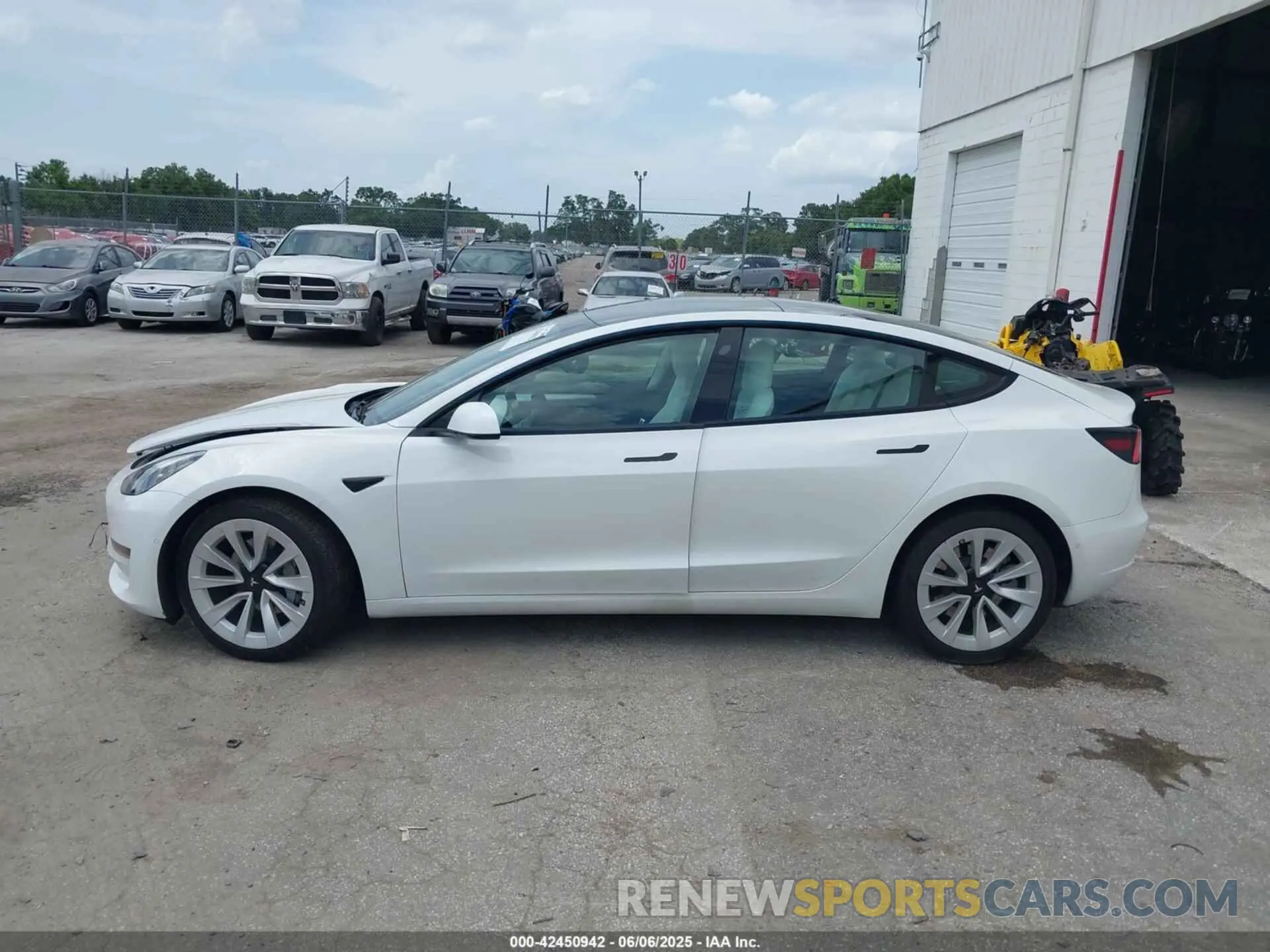 14 Photograph of a damaged car 5YJ3E1EA6NF153853 TESLA MODEL 3 2022