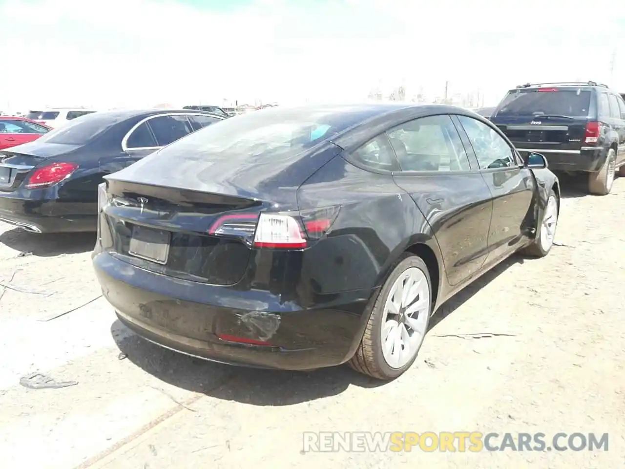 4 Photograph of a damaged car 5YJ3E1EA6NF185802 TESLA MODEL 3 2022