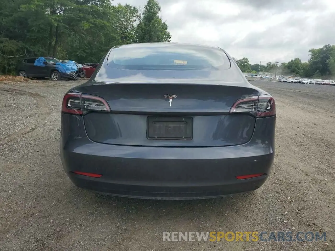 6 Photograph of a damaged car 5YJ3E1EA6NF185895 TESLA MODEL 3 2022