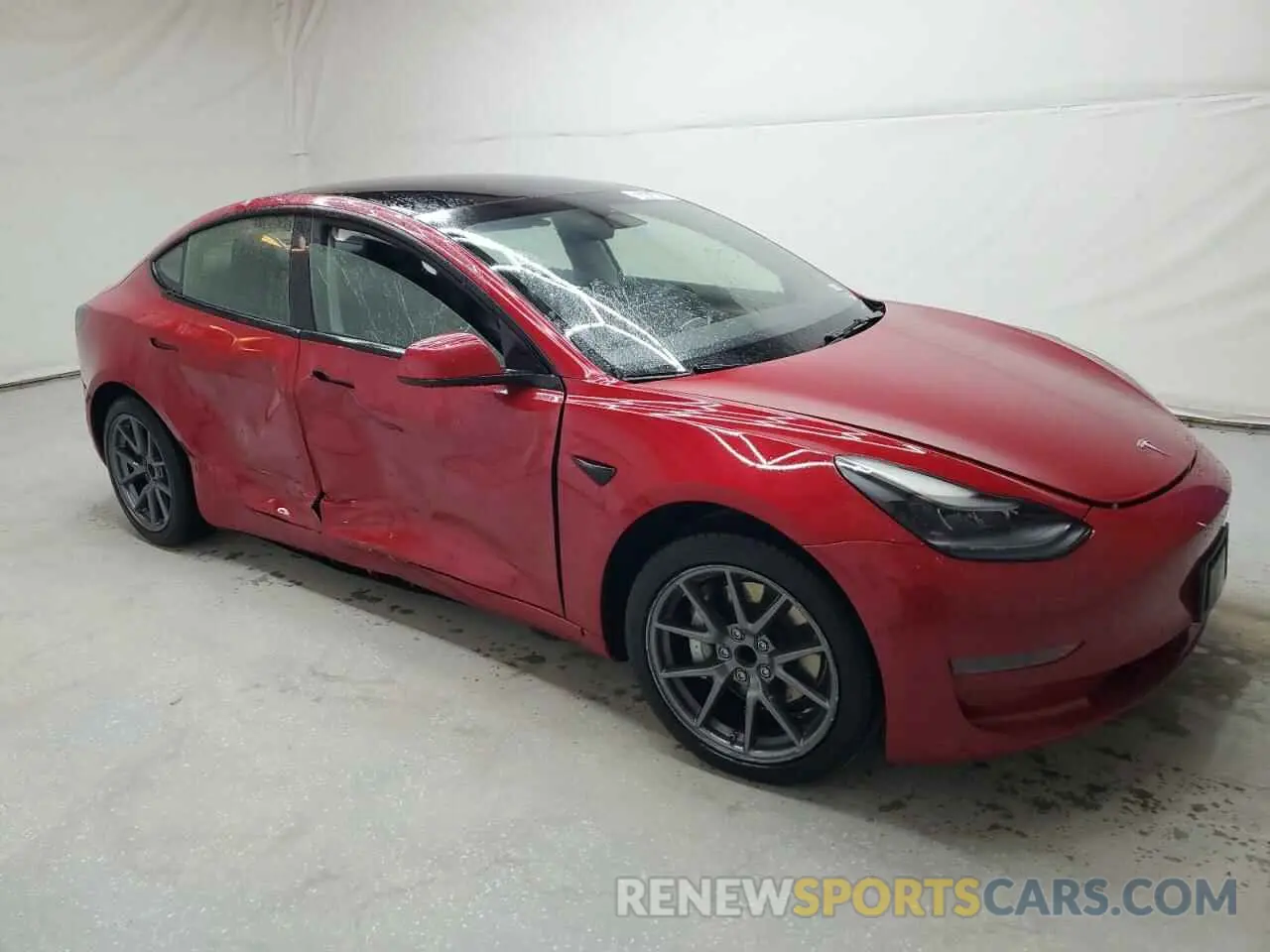 4 Photograph of a damaged car 5YJ3E1EA6NF186707 TESLA MODEL 3 2022