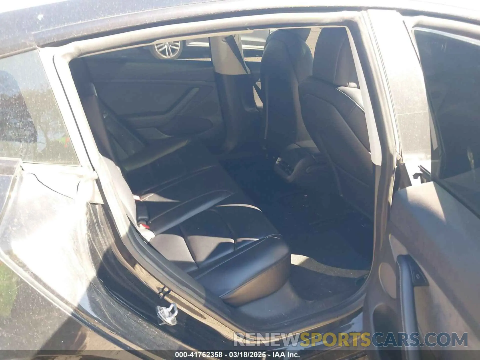 8 Photograph of a damaged car 5YJ3E1EA6NF187257 TESLA MODEL 3 2022