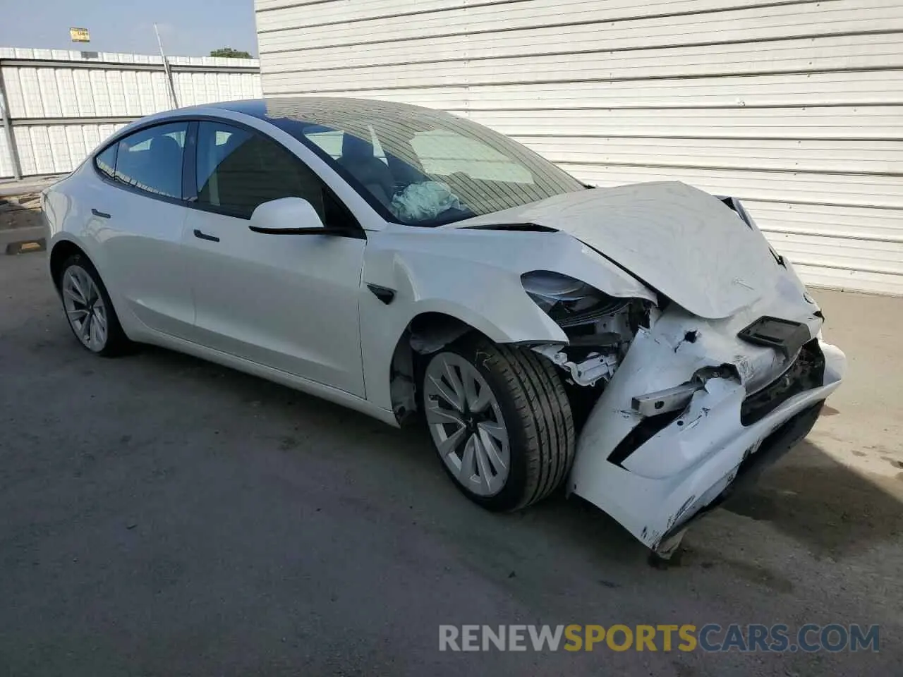 4 Photograph of a damaged car 5YJ3E1EA6NF189302 TESLA MODEL 3 2022