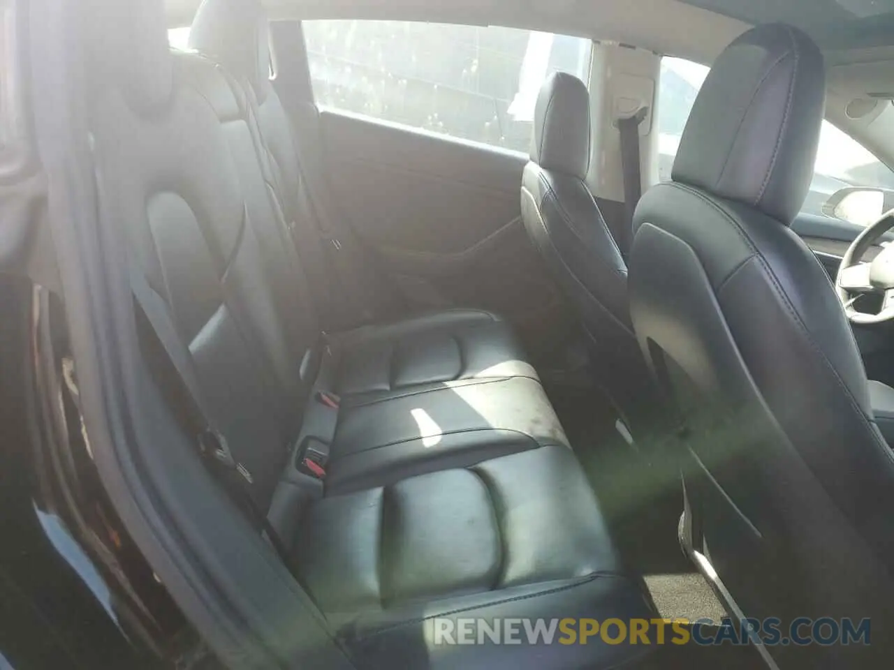 10 Photograph of a damaged car 5YJ3E1EA6NF189459 TESLA MODEL 3 2022