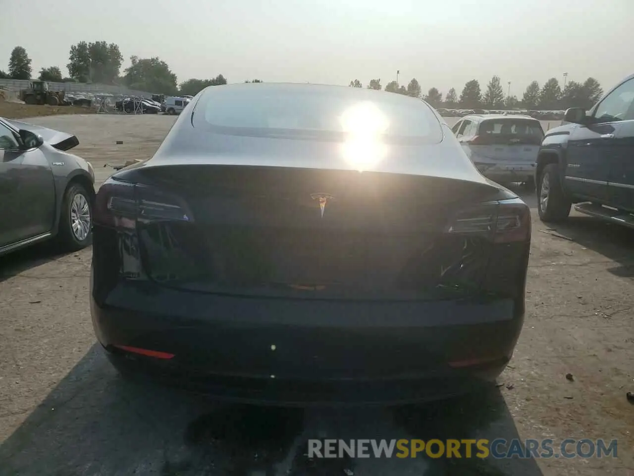 6 Photograph of a damaged car 5YJ3E1EA6NF190059 TESLA MODEL 3 2022