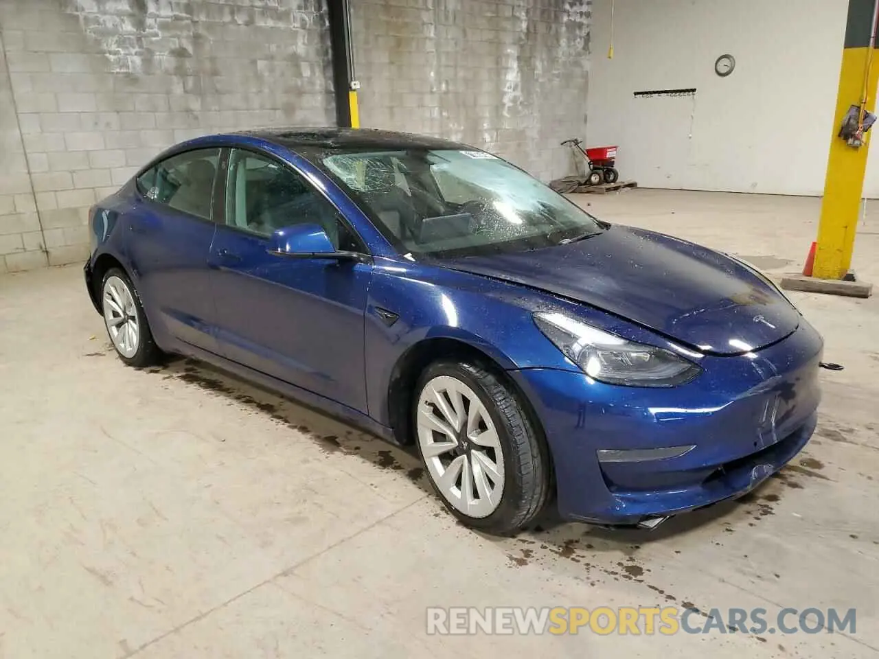 4 Photograph of a damaged car 5YJ3E1EA6NF192121 TESLA MODEL 3 2022
