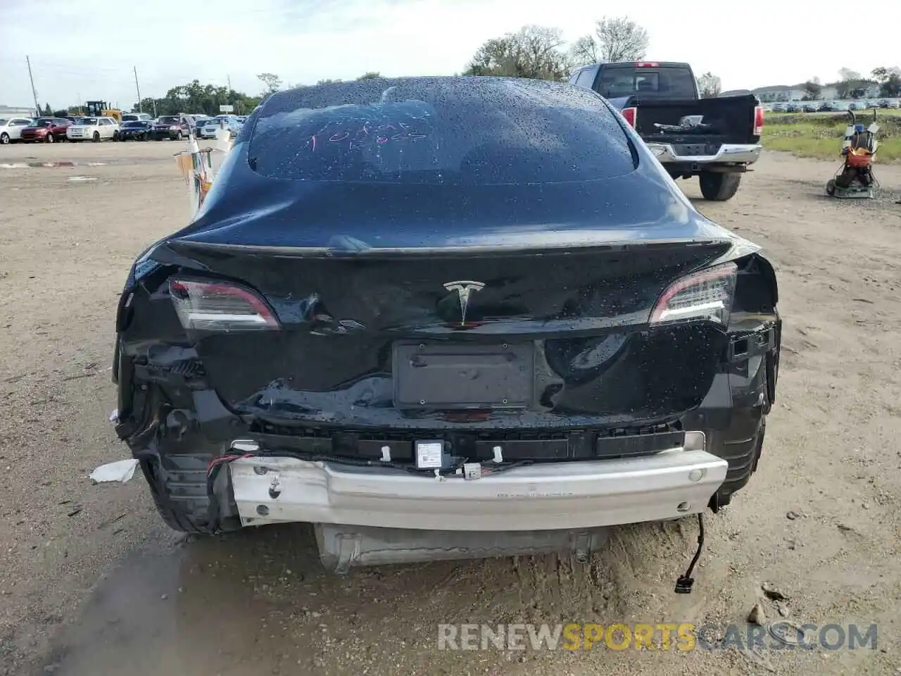 6 Photograph of a damaged car 5YJ3E1EA6NF239857 TESLA MODEL 3 2022