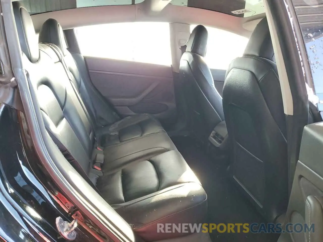 10 Photograph of a damaged car 5YJ3E1EA6NF286208 TESLA MODEL 3 2022
