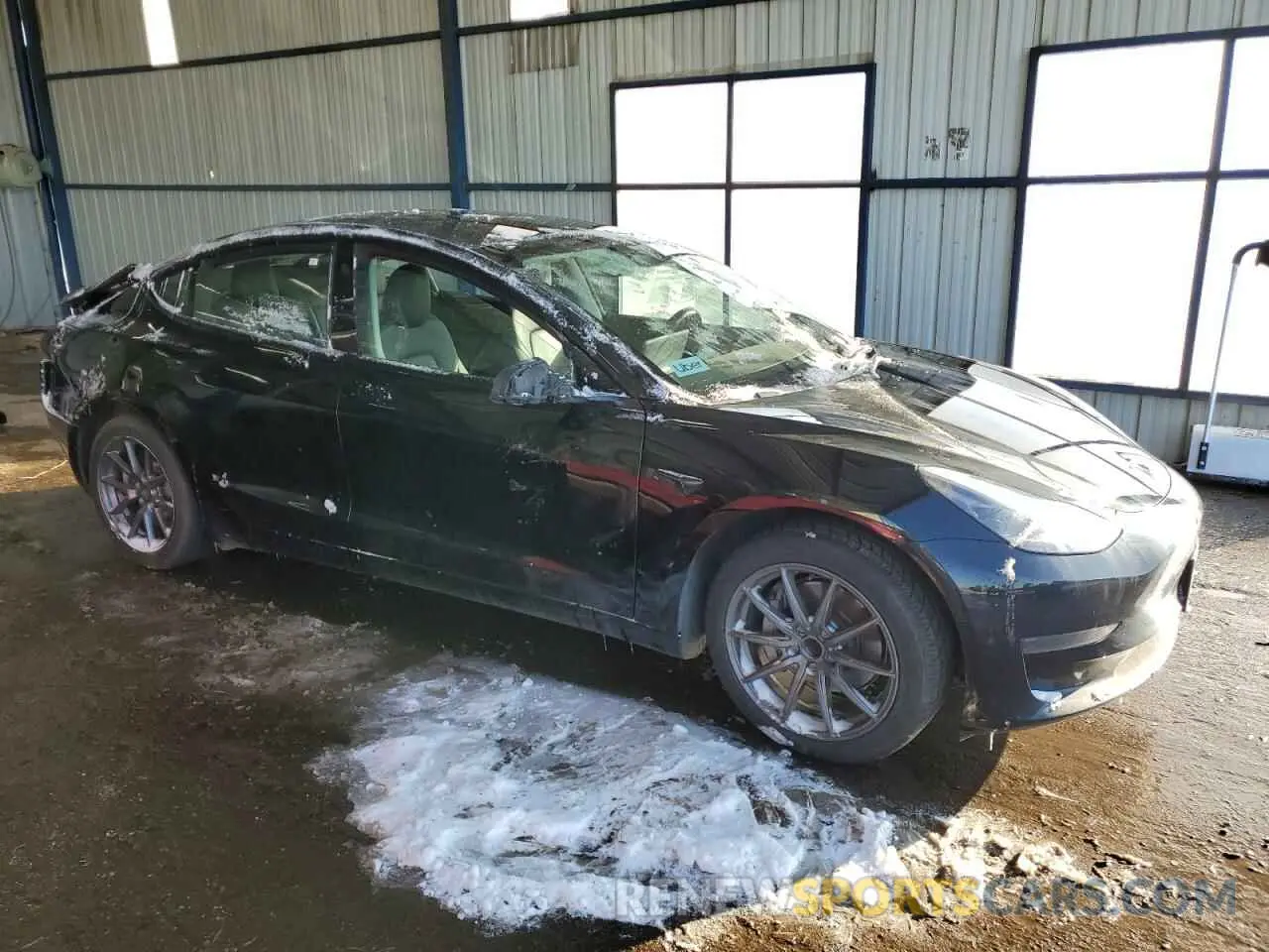 4 Photograph of a damaged car 5YJ3E1EA6NF286208 TESLA MODEL 3 2022