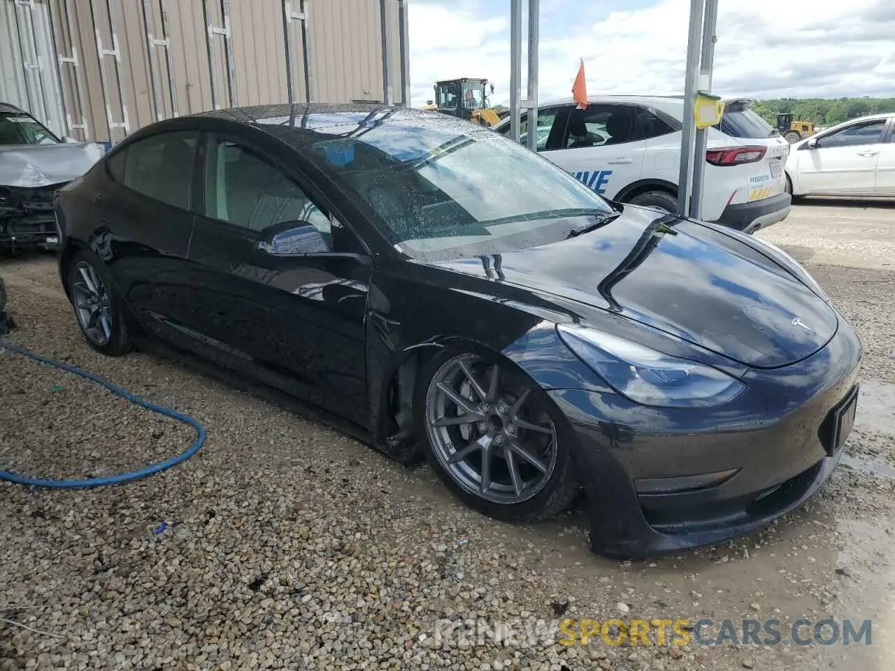 4 Photograph of a damaged car 5YJ3E1EA6NF287553 TESLA MODEL 3 2022