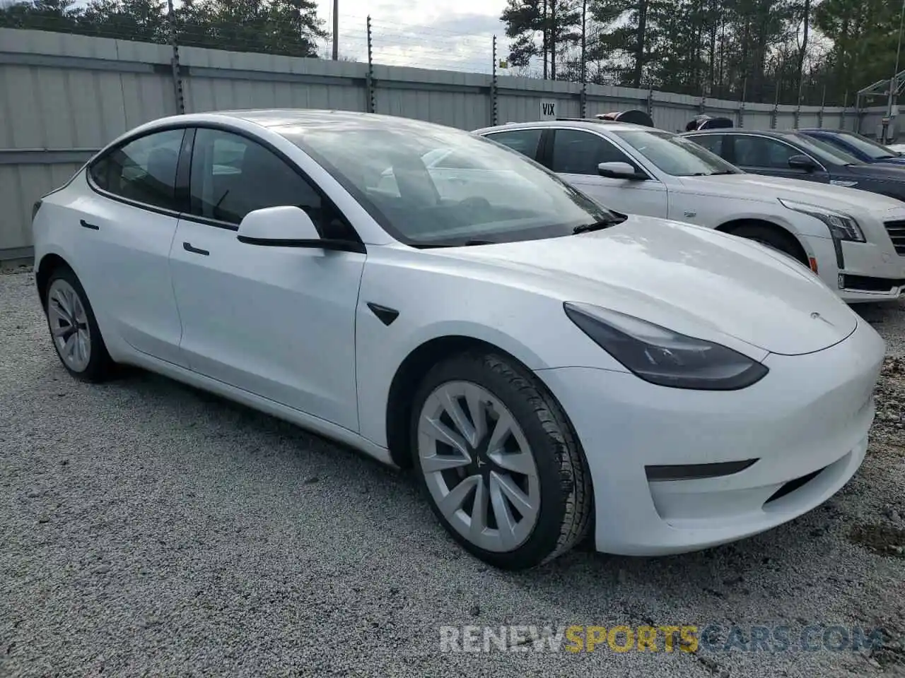 4 Photograph of a damaged car 5YJ3E1EA6NF287813 TESLA MODEL 3 2022