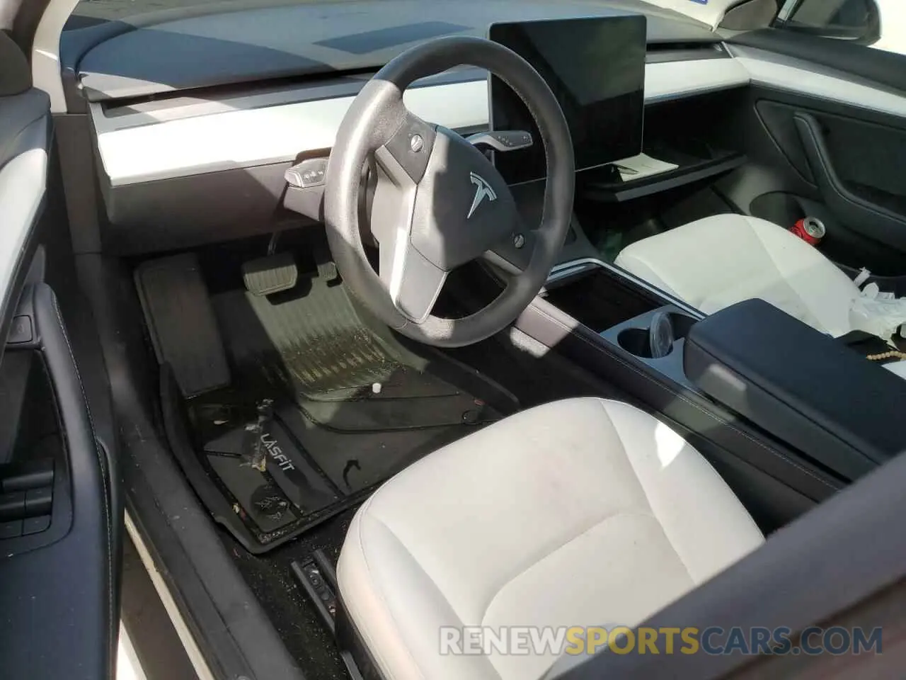 8 Photograph of a damaged car 5YJ3E1EA6NF319191 TESLA MODEL 3 2022