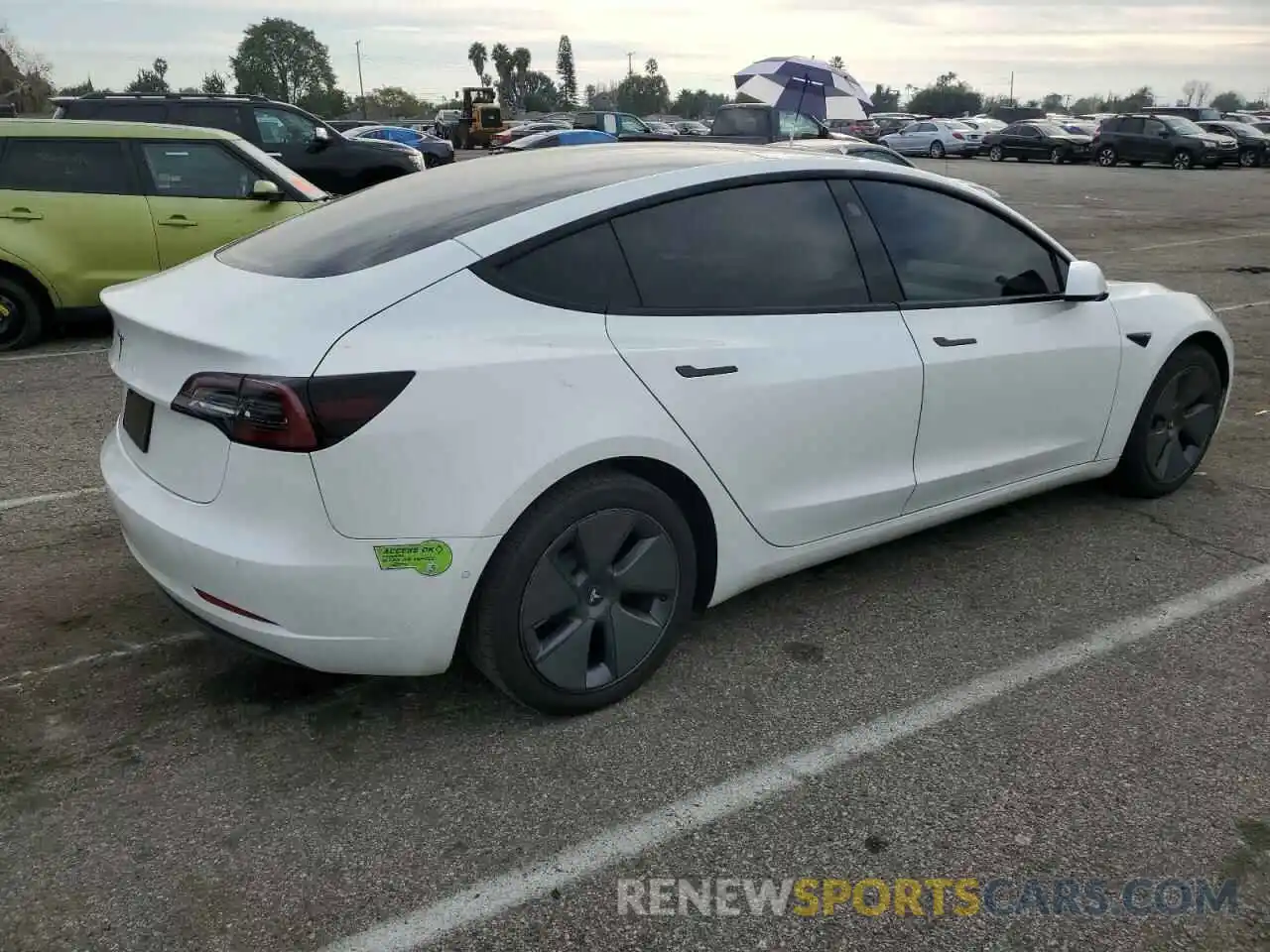 3 Photograph of a damaged car 5YJ3E1EA6NF322897 TESLA MODEL 3 2022