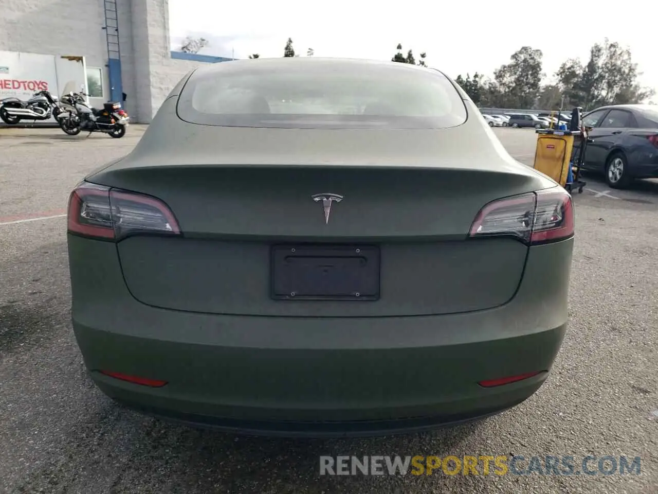 6 Photograph of a damaged car 5YJ3E1EA6NF340655 TESLA MODEL 3 2022