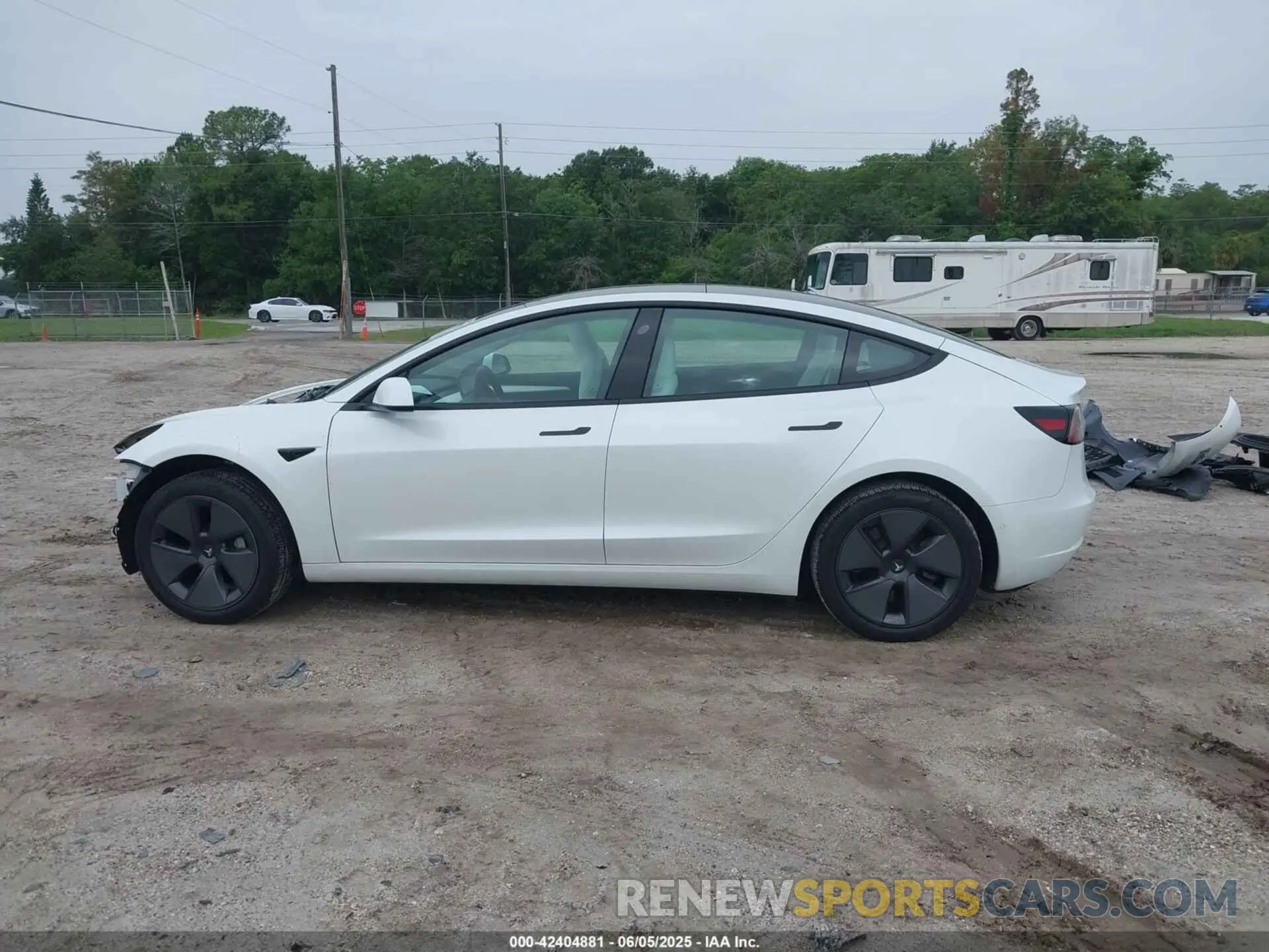 15 Photograph of a damaged car 5YJ3E1EA6NF344222 TESLA MODEL 3 2022